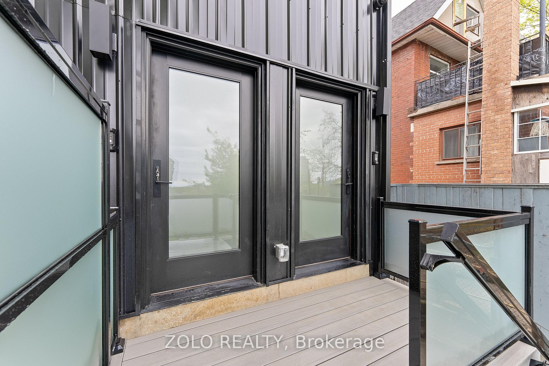 1556 Davenport Road Unit Upper photo 5