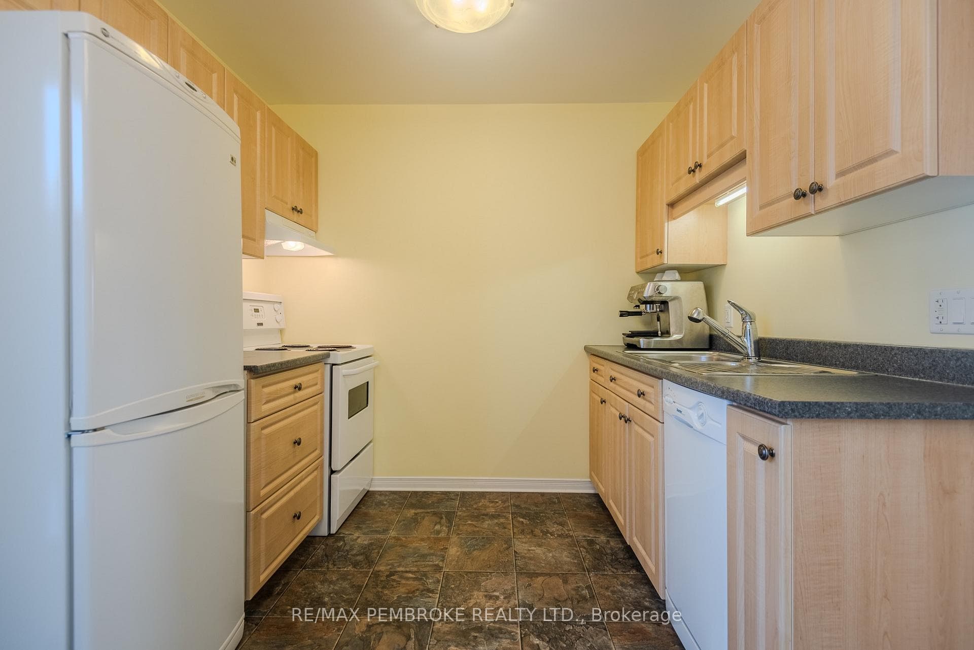 46 Wilson Avenue photo 9