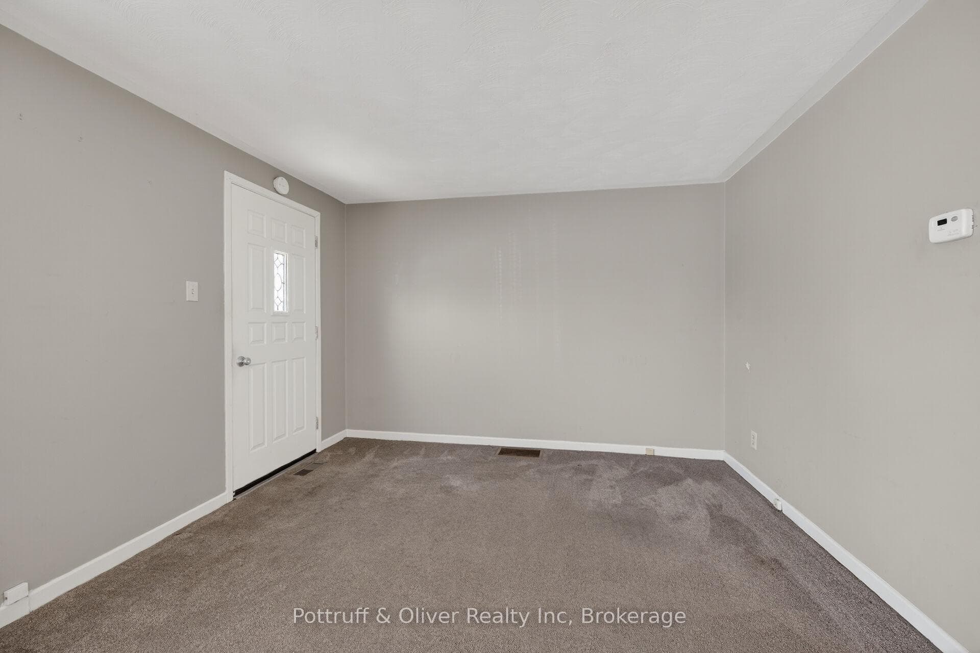192 Ivon Avenue photo 9