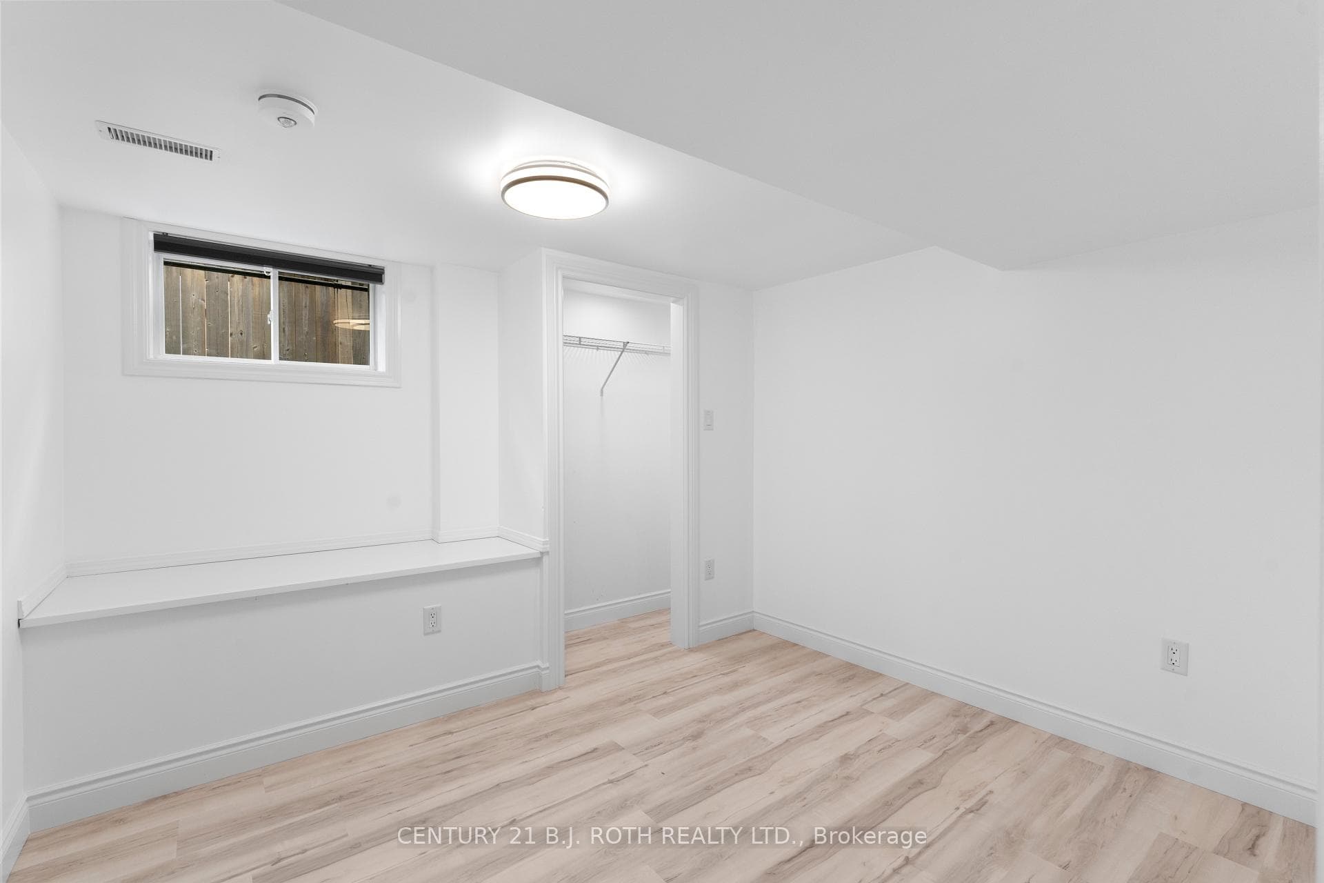 207 Lillian Crescent Unit Basement photo 12