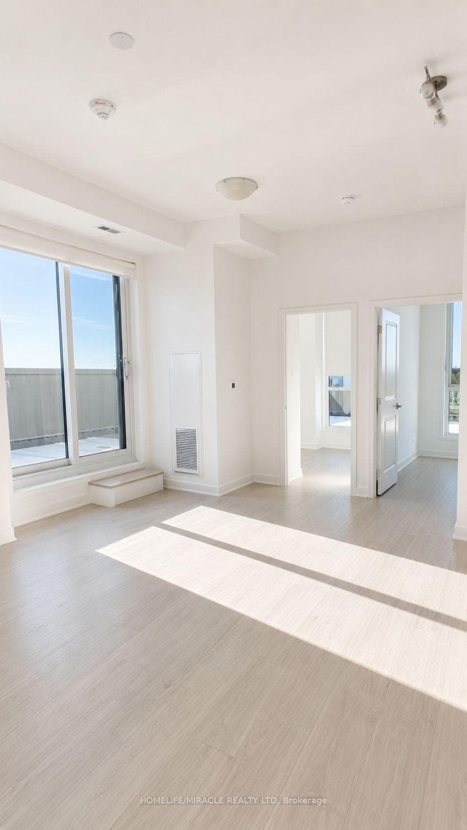 8 Nahani Way Unit Ph06 photo 7