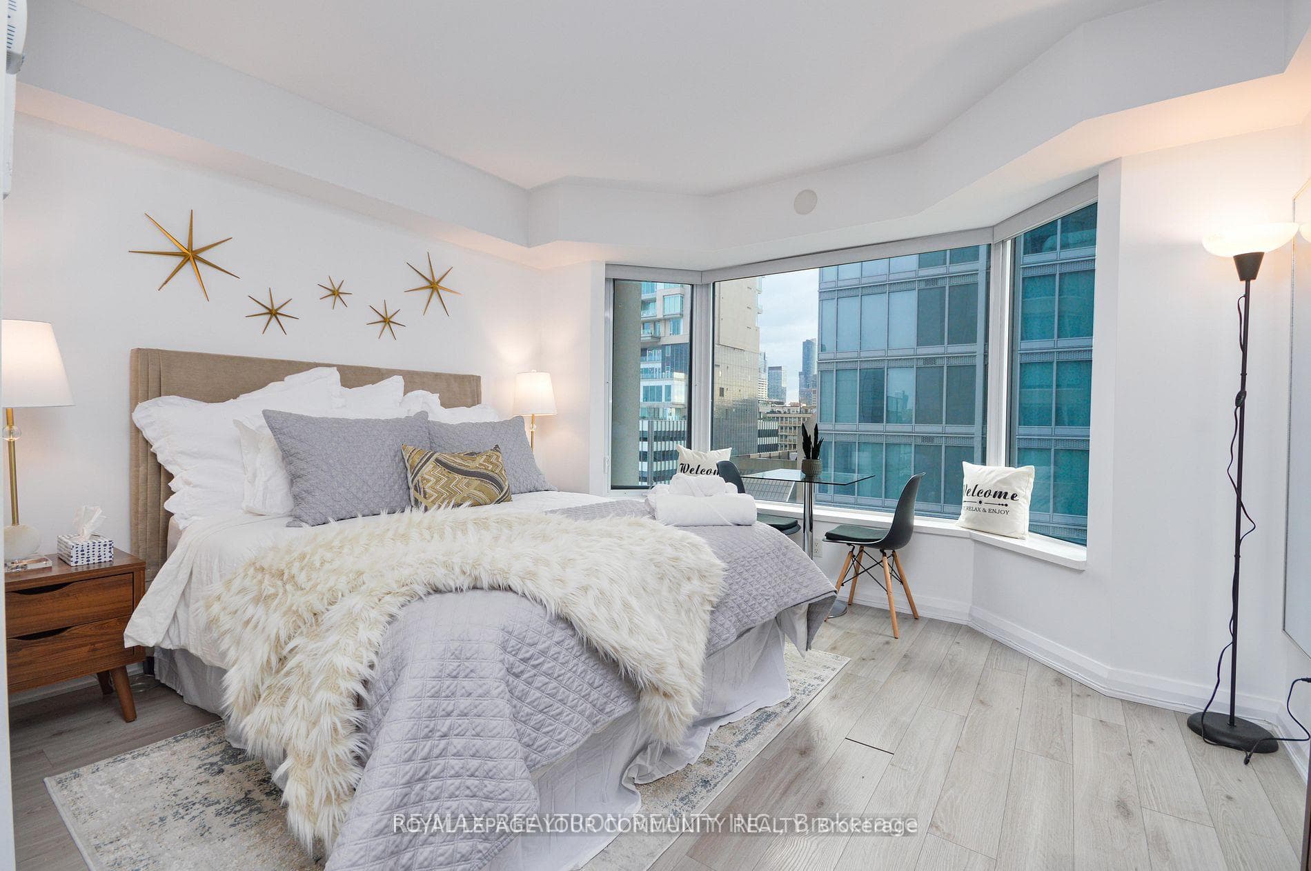 155 Yorkville Avenue Unit 1408 photo 2