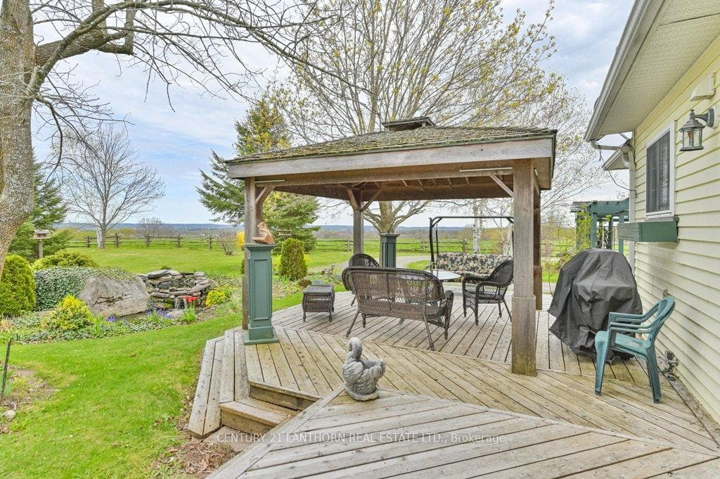 1642 Wingfield Road photo 24