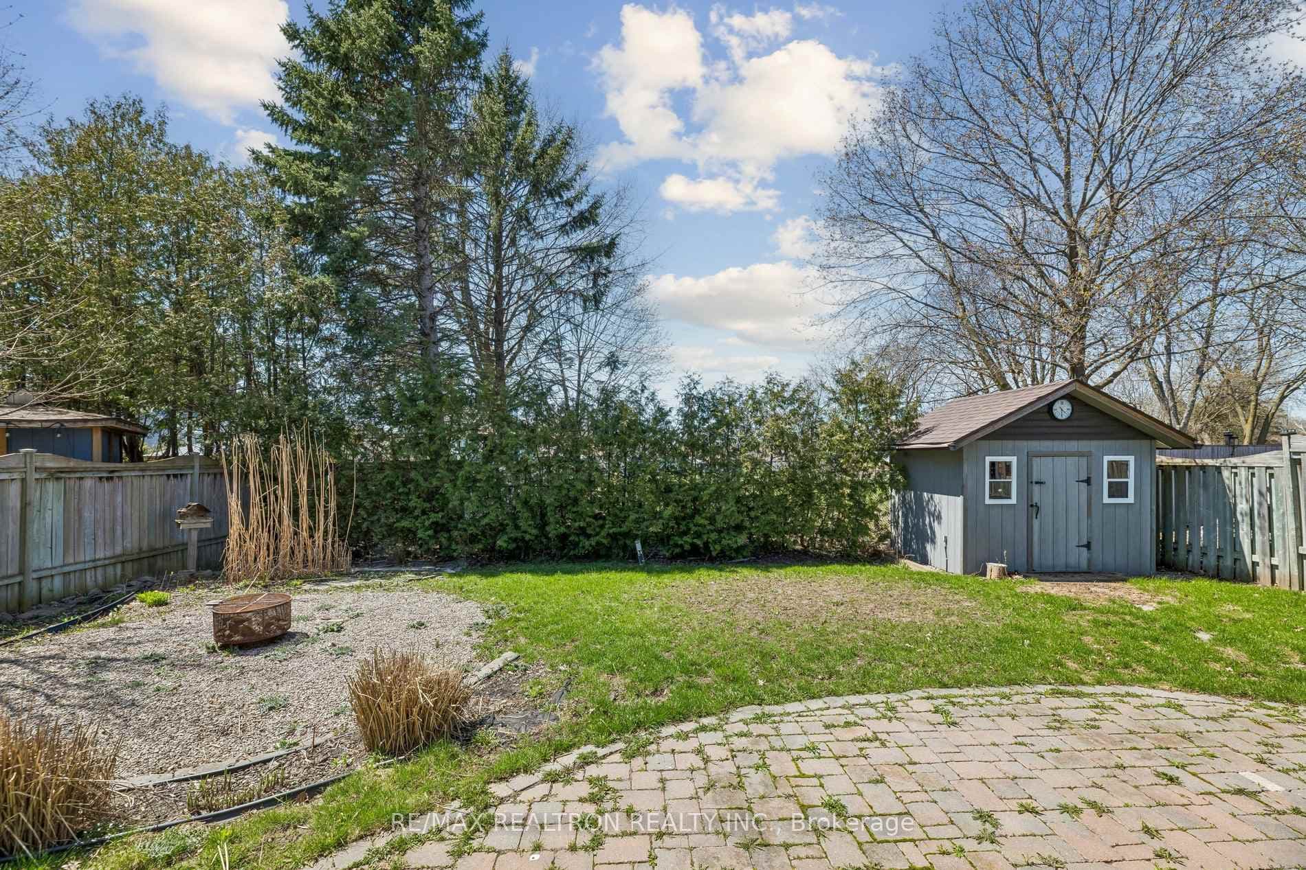 42 Dodge Drive photo 48