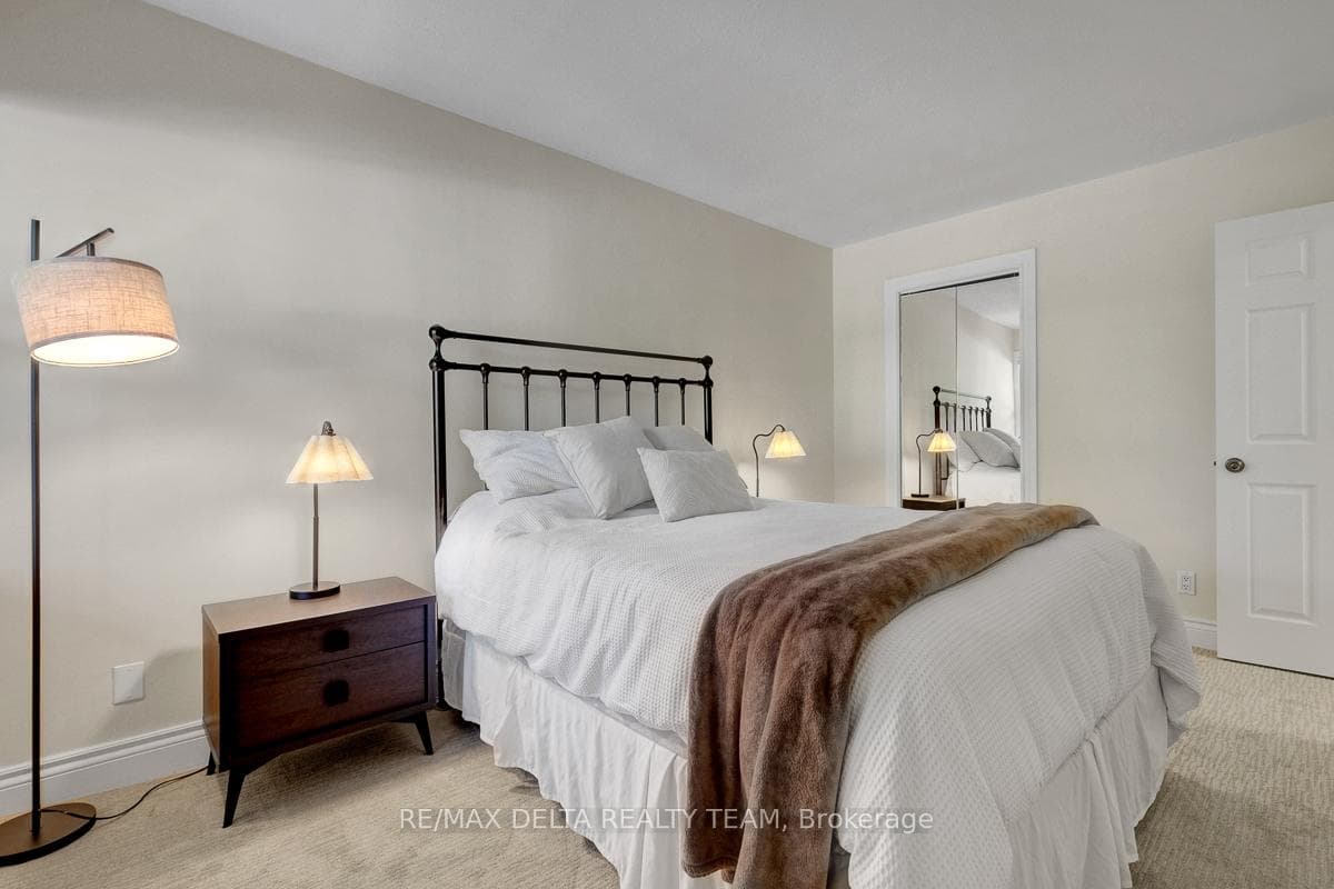 1099 Cadboro Road Unit 107 photo 18