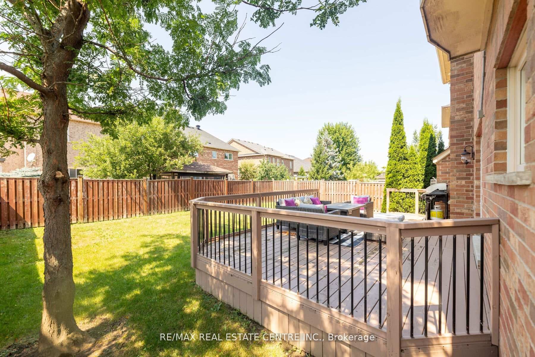 4 Louvain Drive photo 38