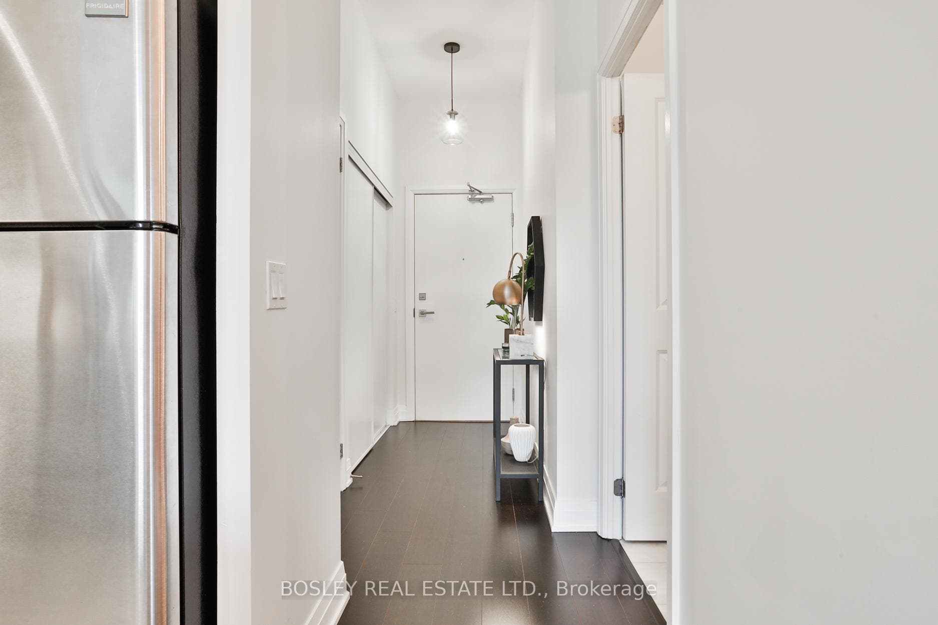 530 St Clair Avenue Unit 201 photo 3
