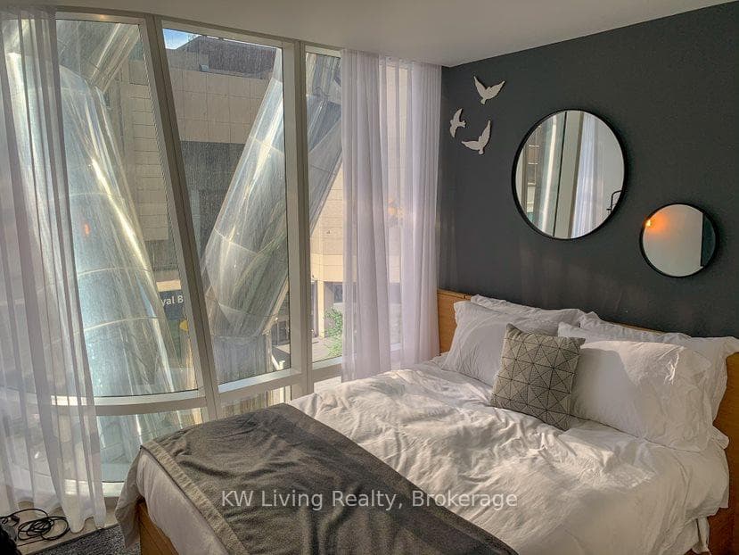 1 Bloor Street Unit 321 photo 15