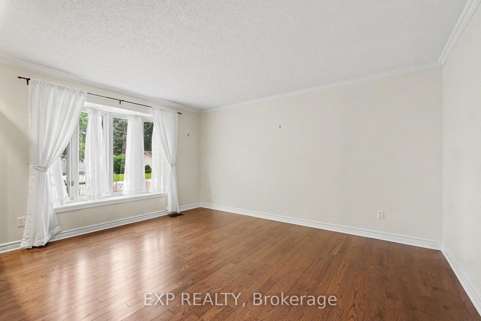 1021 Cadboro Road photo 11