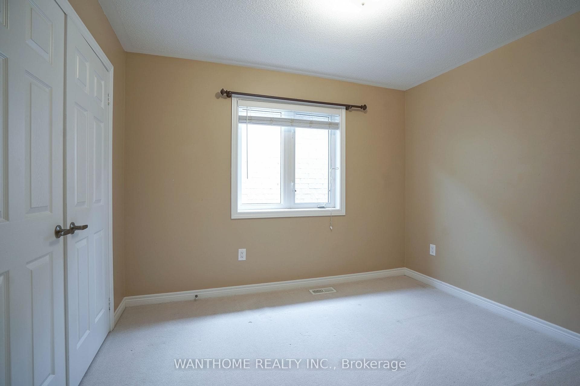 2381 Wasaga Drive photo 21