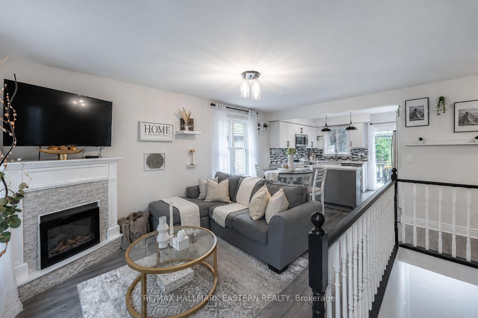 297 Towerhill Road photo 4