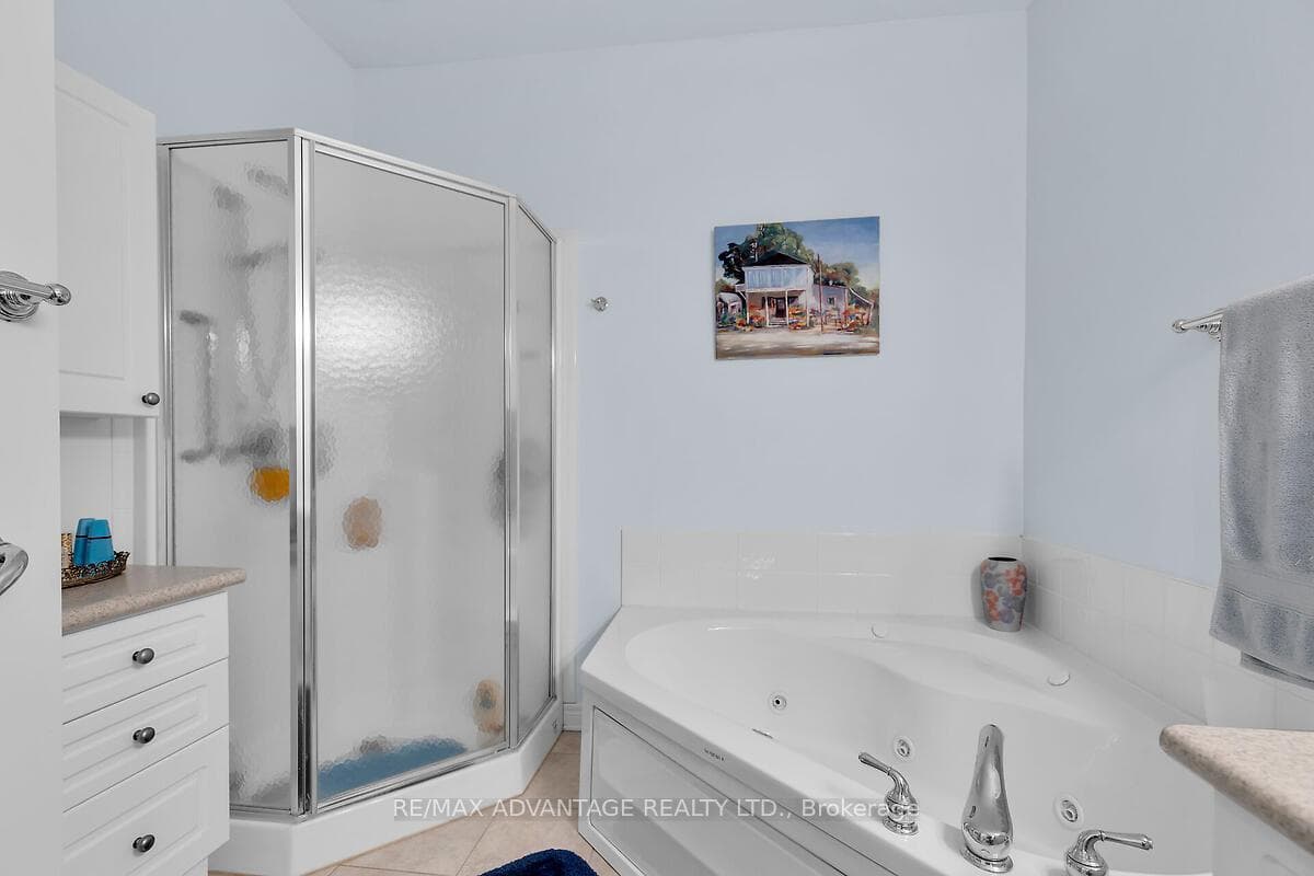 417 Hyde Park Road photo 24