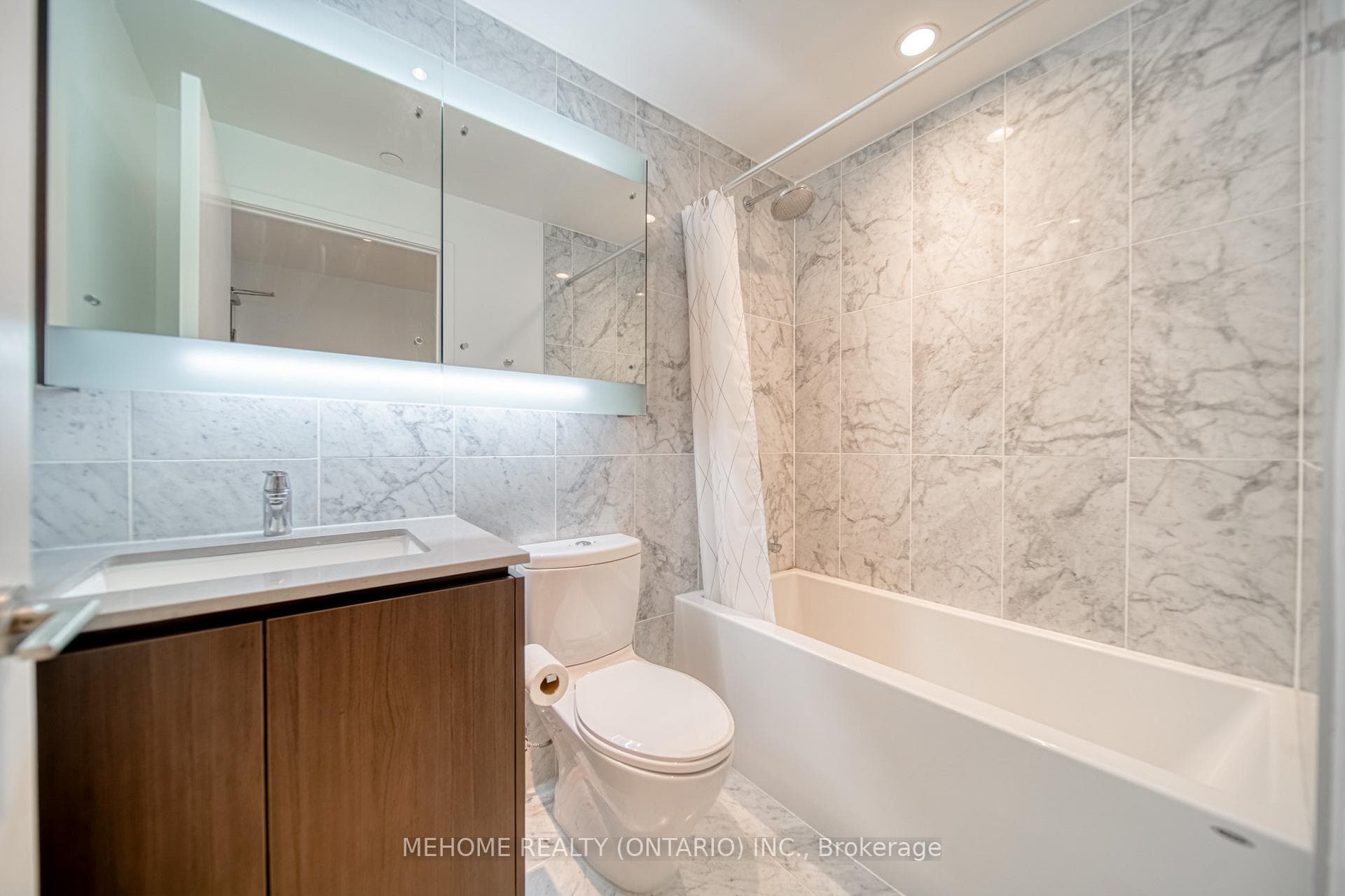 117 Mcmahon Drive Unit 603 photo 17