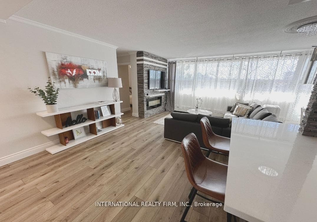 2263 Marine Drive Unit 408 photo 2