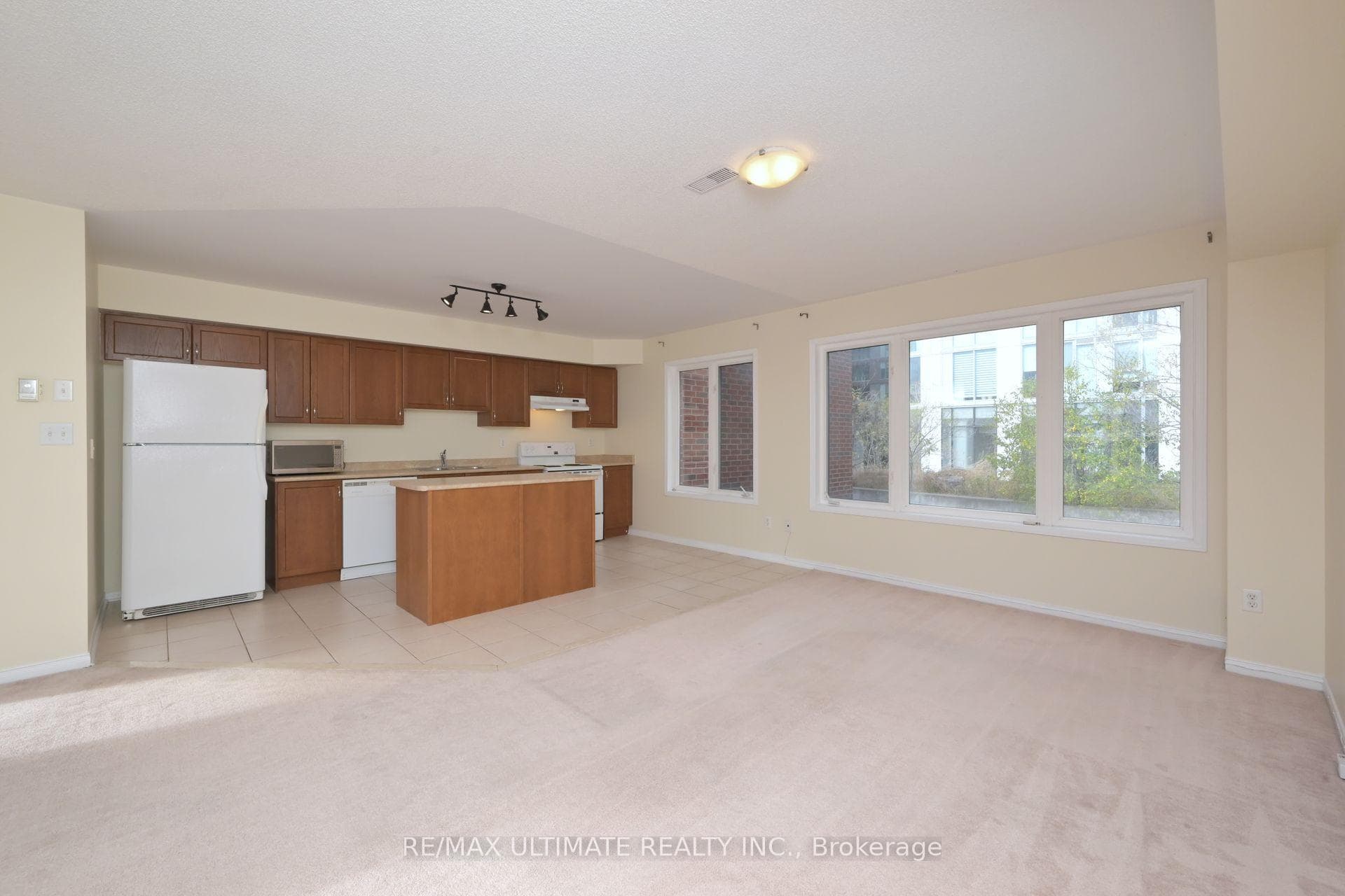 60 Broadview Avenue Unit 130 photo 4