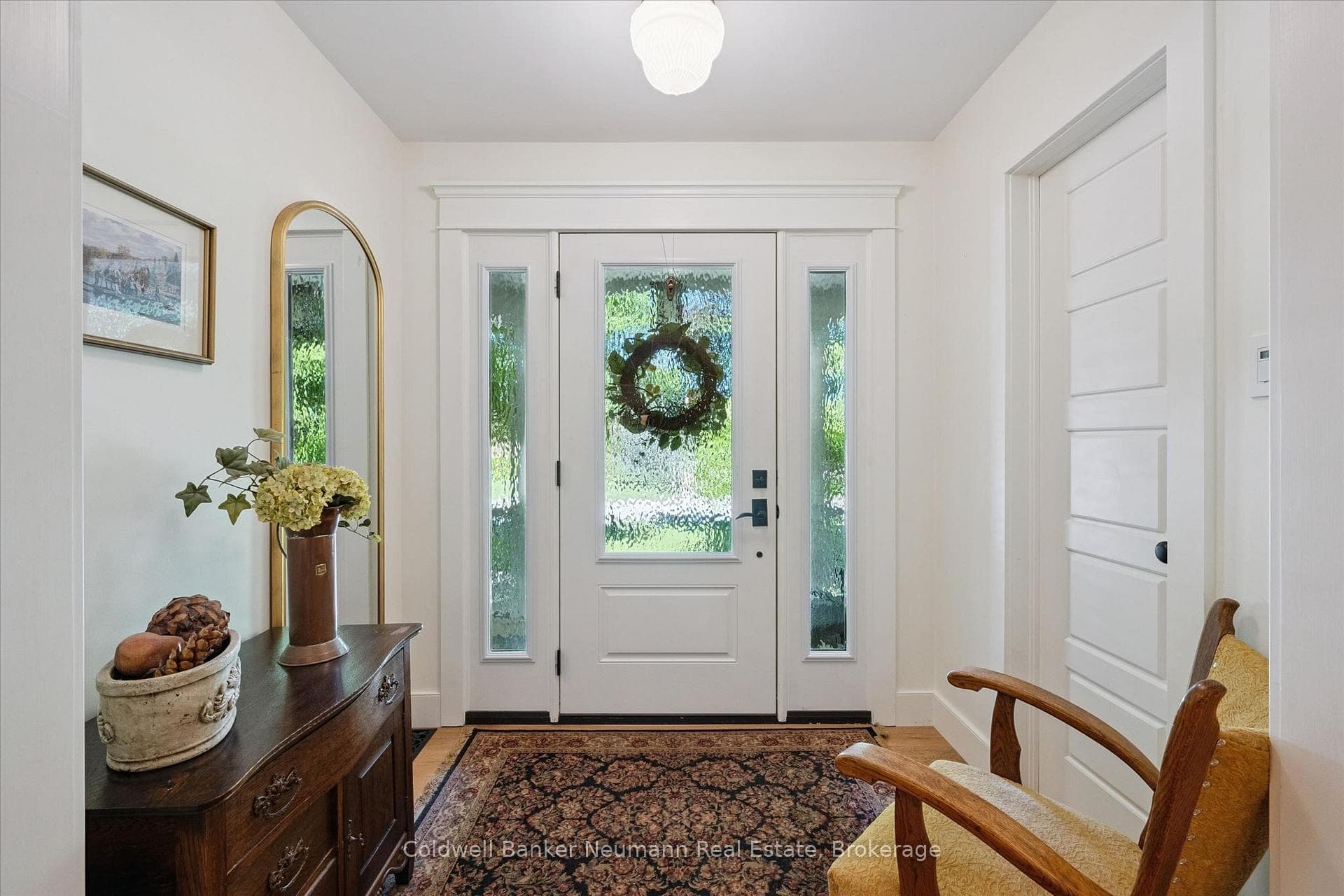 35 Monticello Crescent photo 3