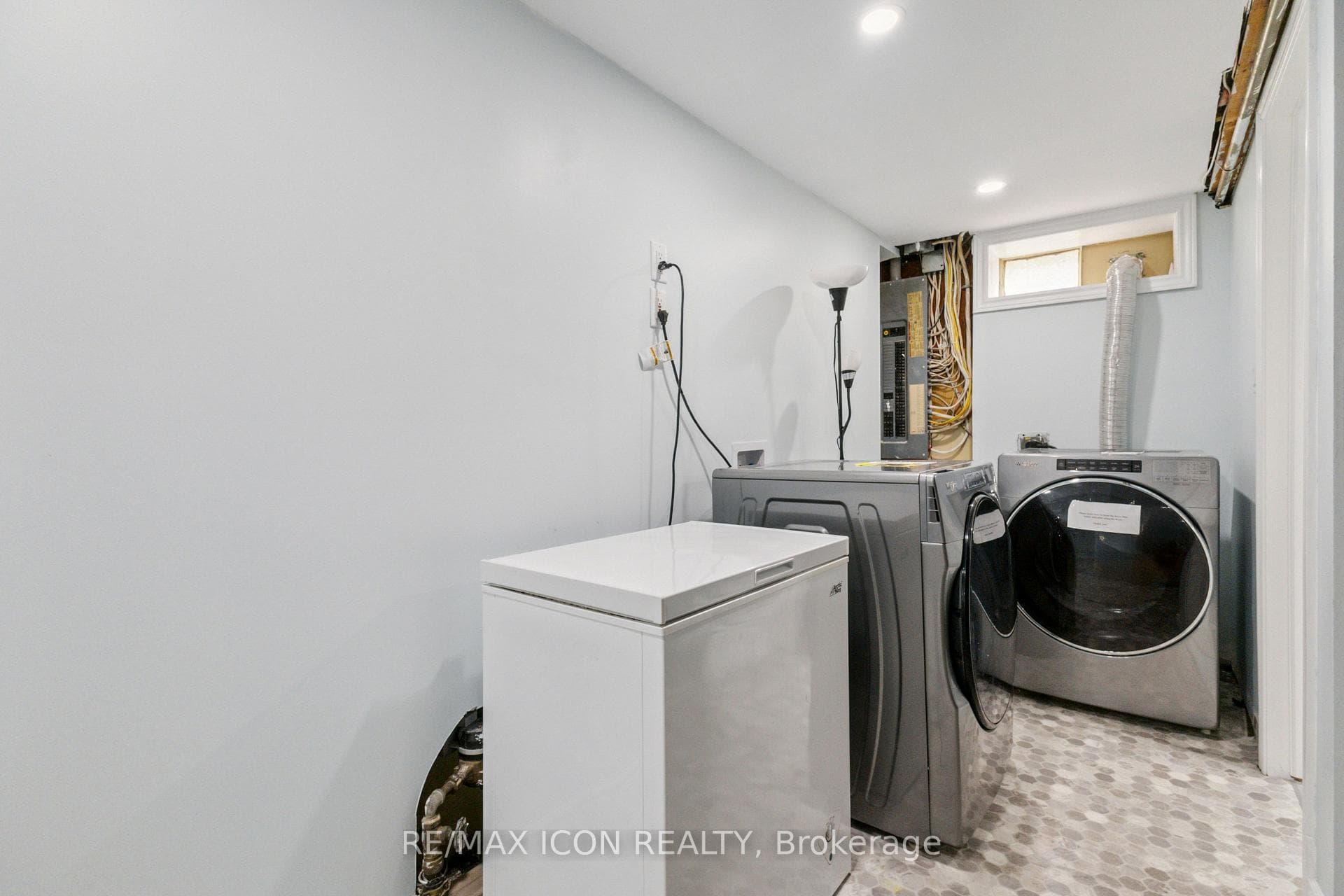 145 Gladstone Avenue photo 24