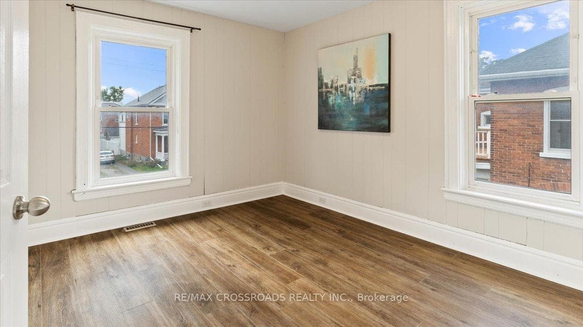 24 CATHARINE Street photo 17