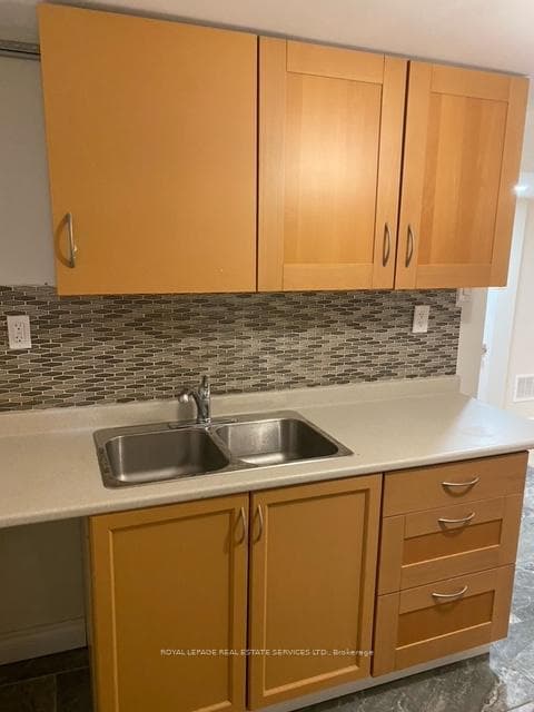 880 Stainton Drive Unit BSMT photo 4