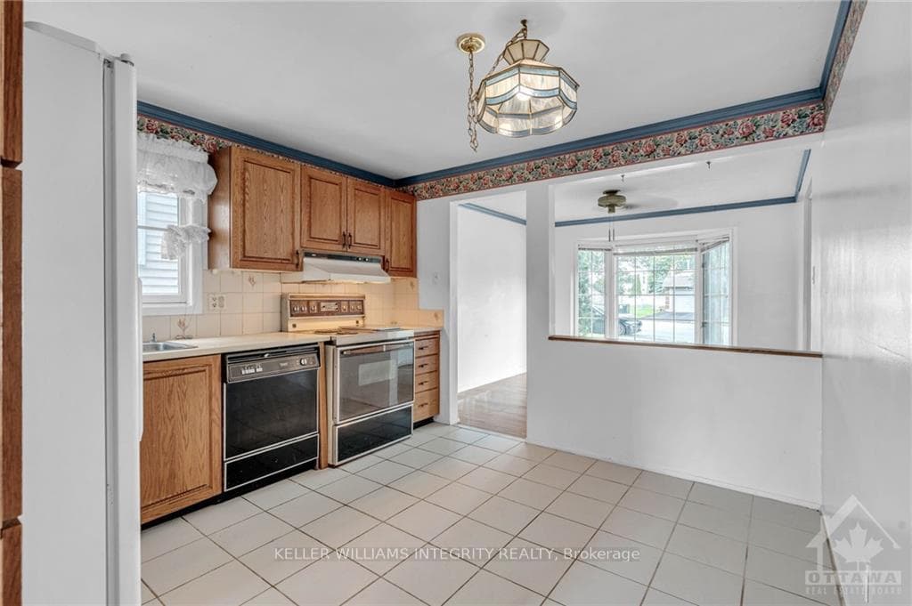 16 WEYBRIDGE Drive photo 8