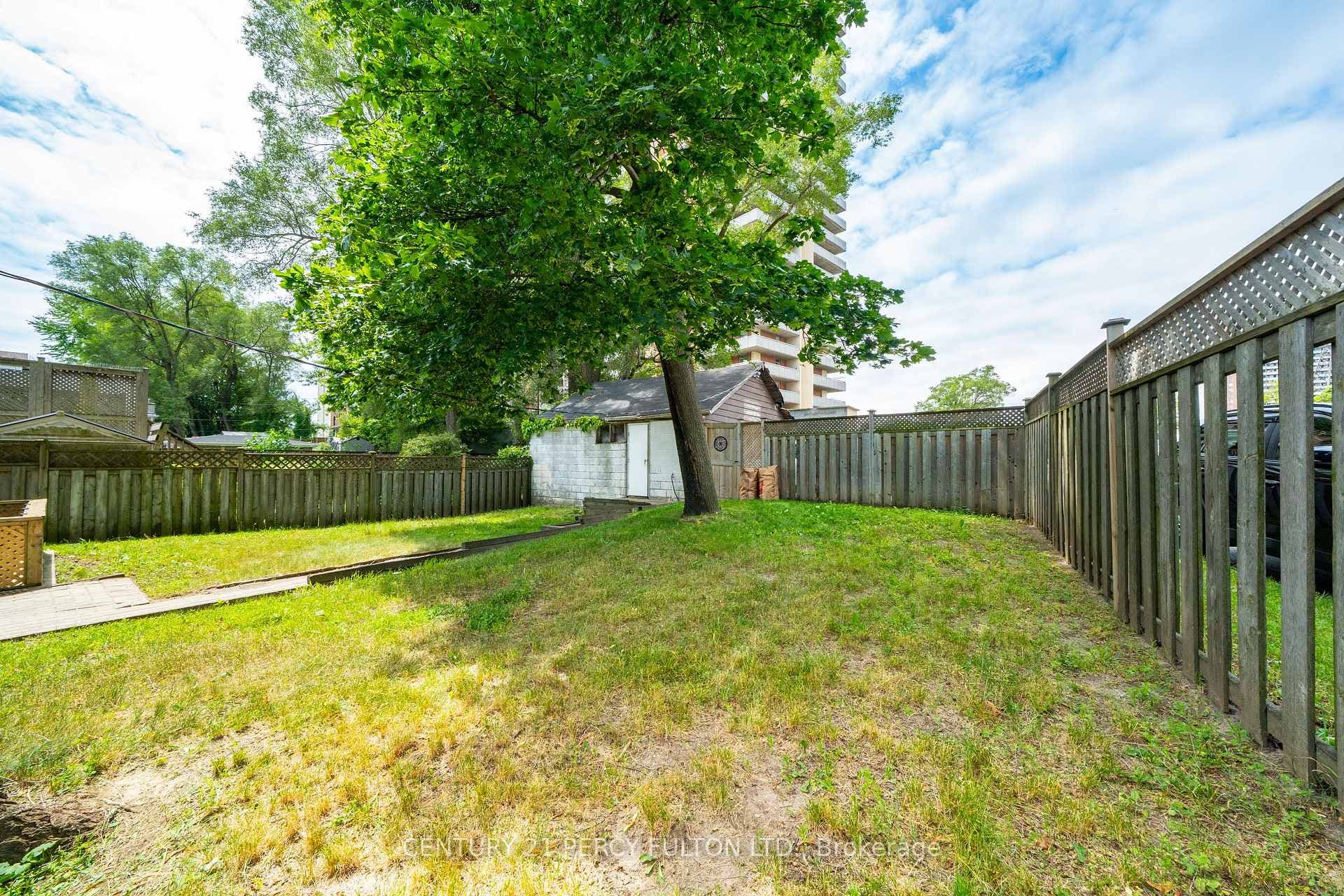 74 St. Dunstan Drive photo 18