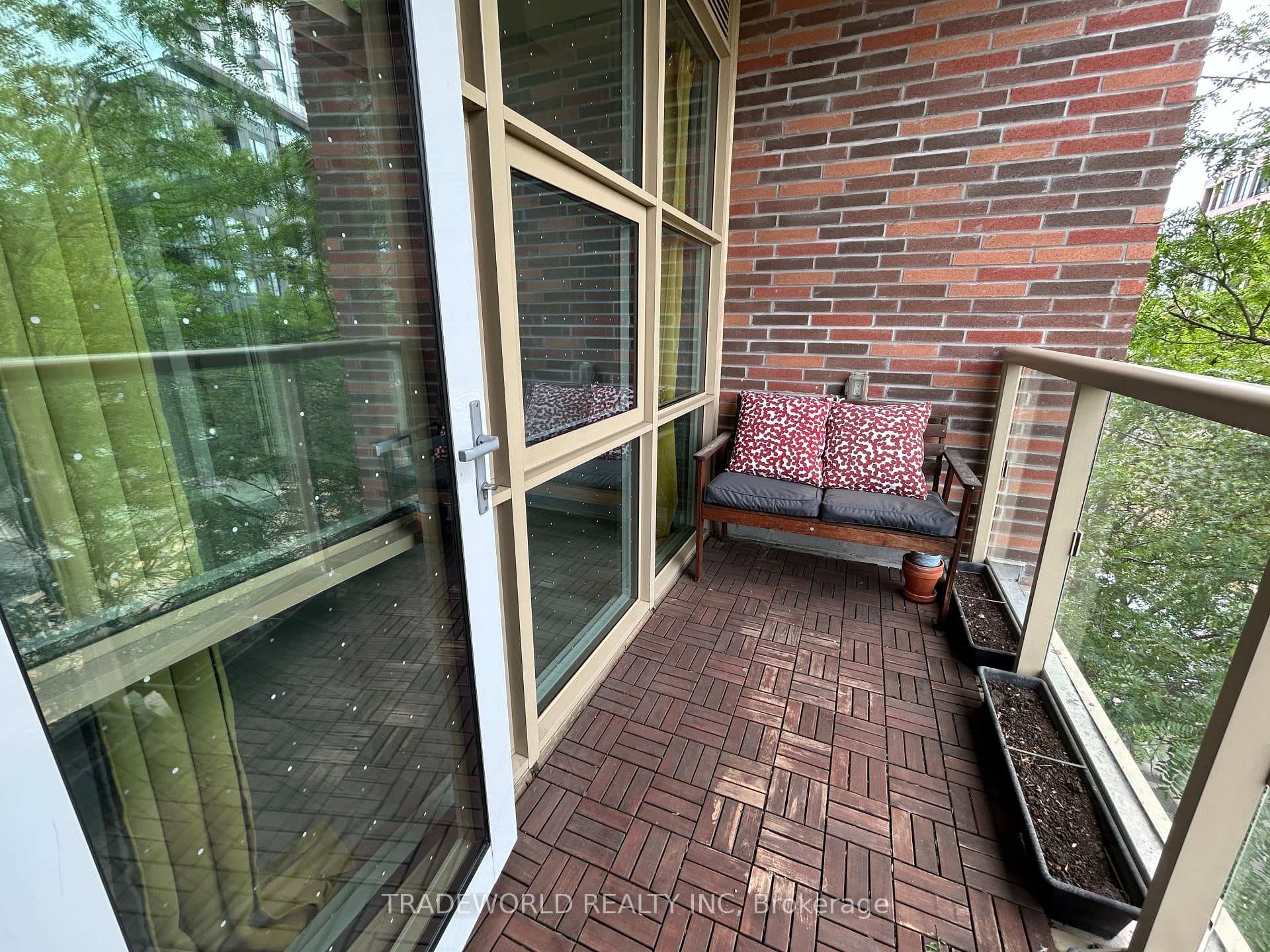 1787 ST. CLAIR Avenue Unit 323 photo 17