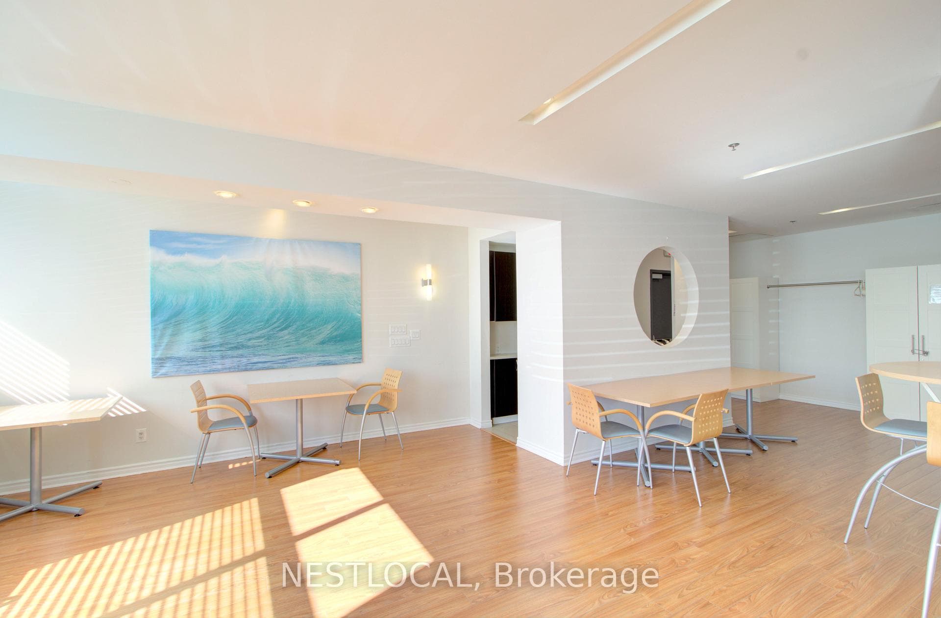 3865 Lake Shore Road Unit 202 photo 30