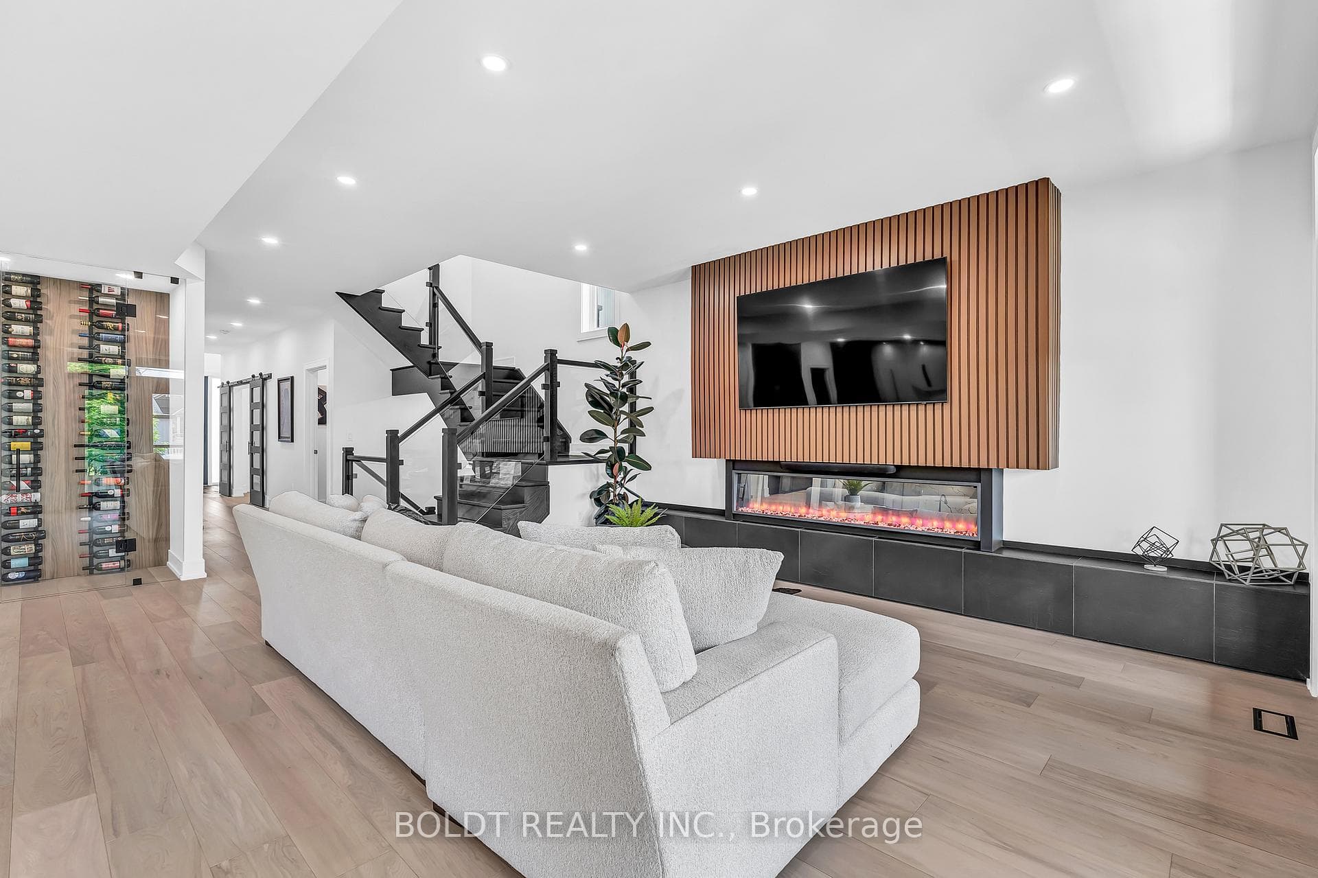14 Bergenstein Crescent photo 11