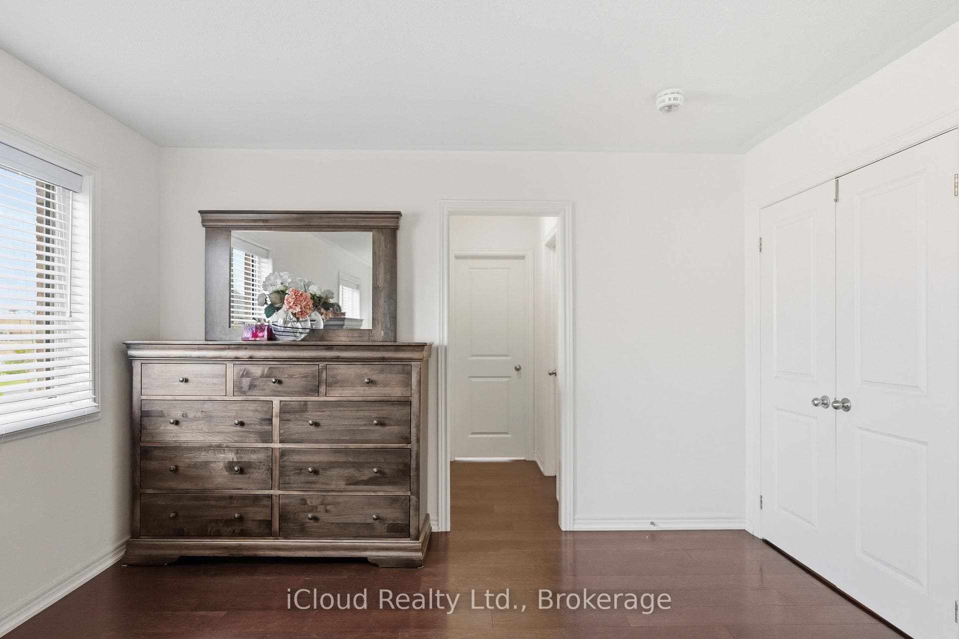 5 Leith Drive photo 27