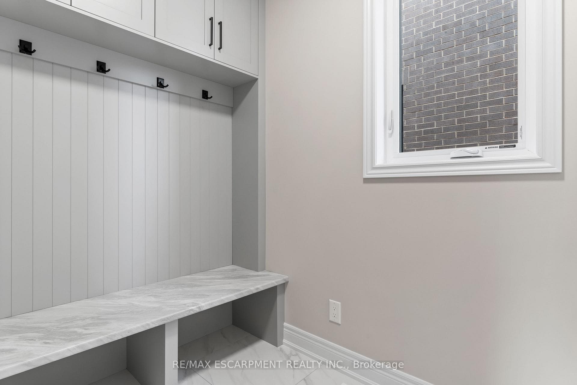 33 Hampshire Place photo 12