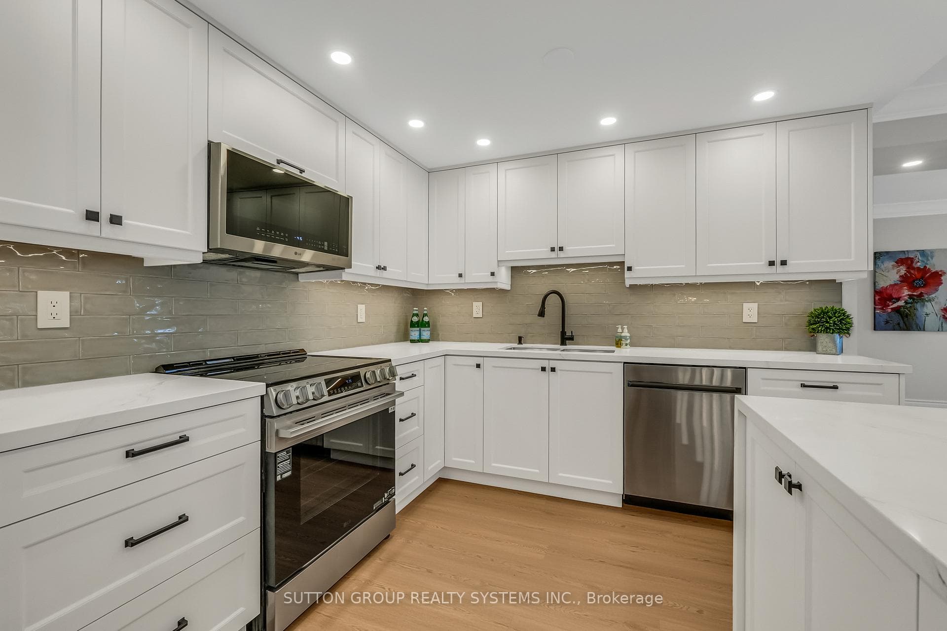 2185 Marine Drive Unit 508 photo 16