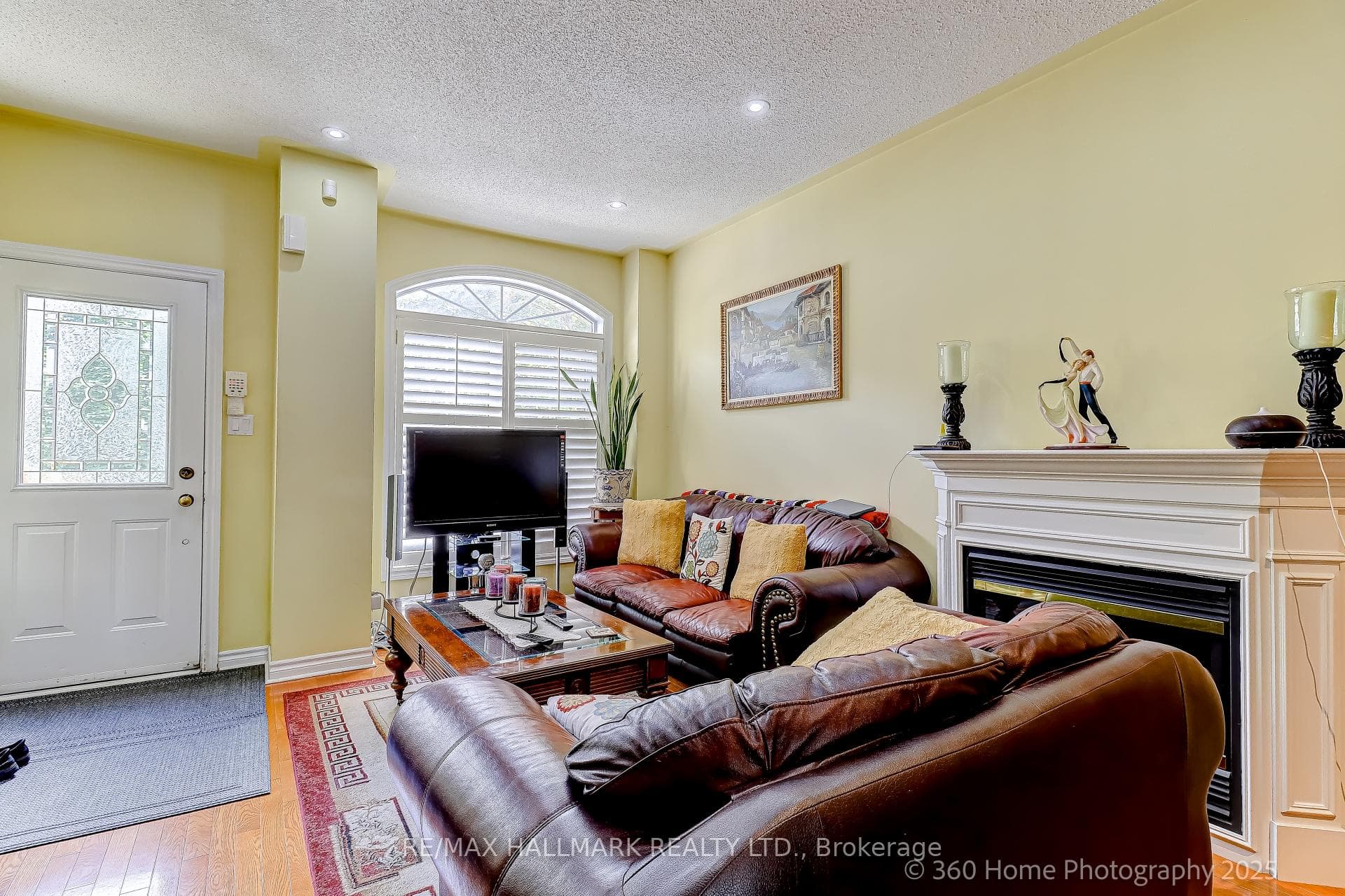 188 Rankin Crescent photo 2