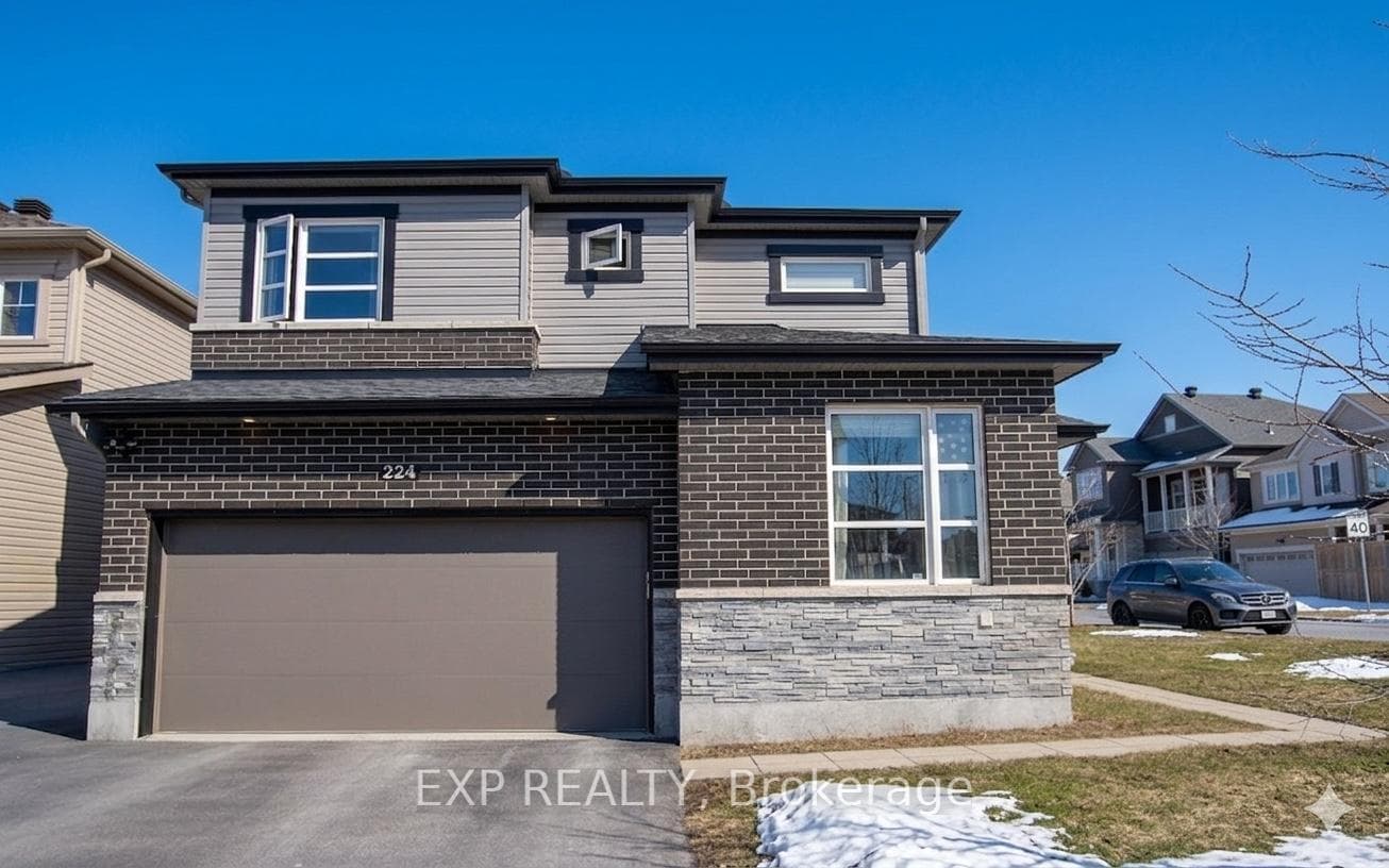224 Alex Polowin Avenue photo 1