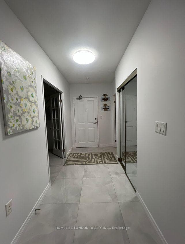 353 Commissioners Road Unit 611 photo 6