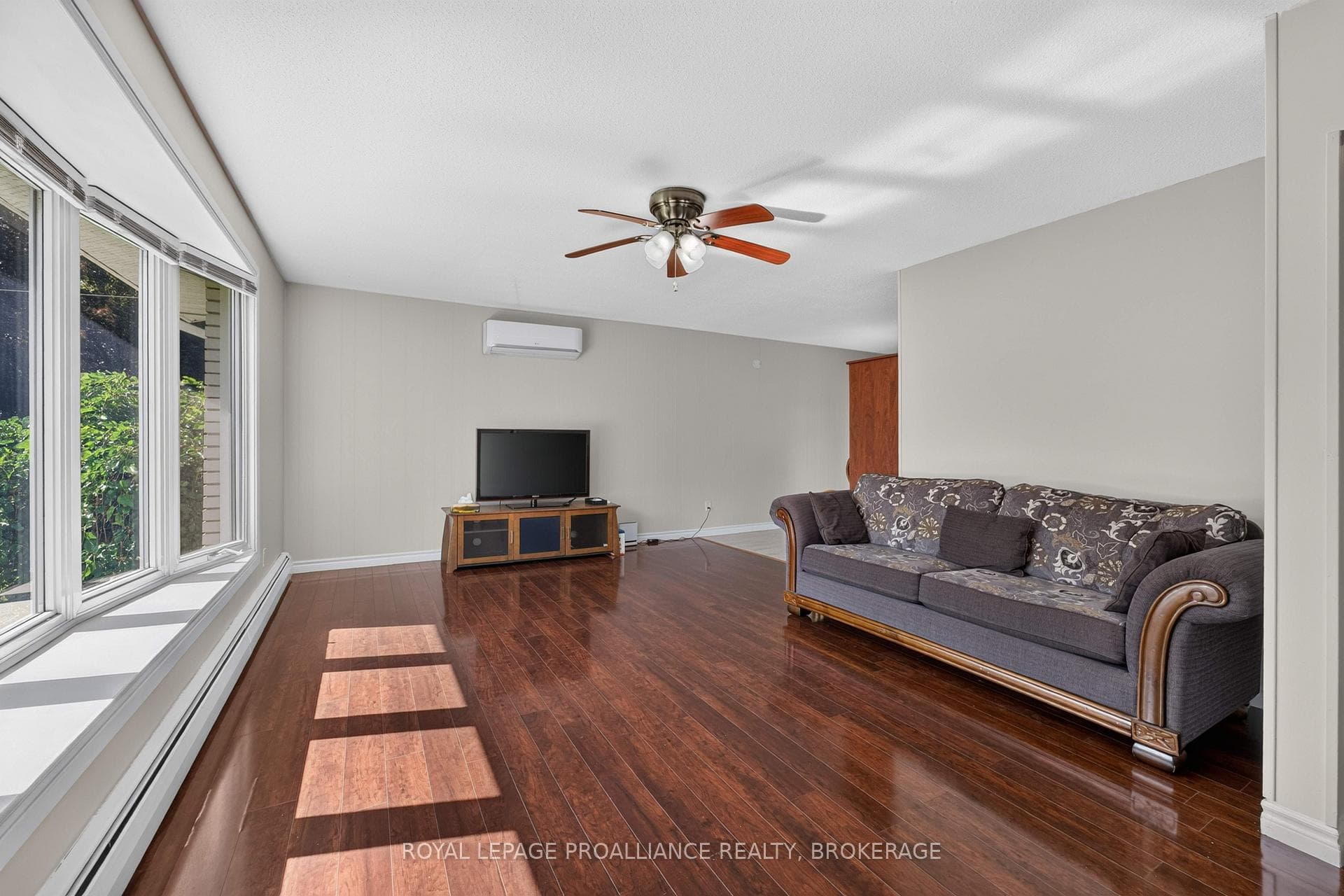 1445 Aley Street photo 10