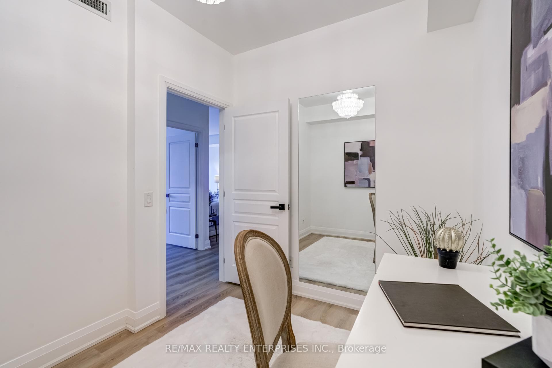 1 Hurontario Street Unit 213 photo 21