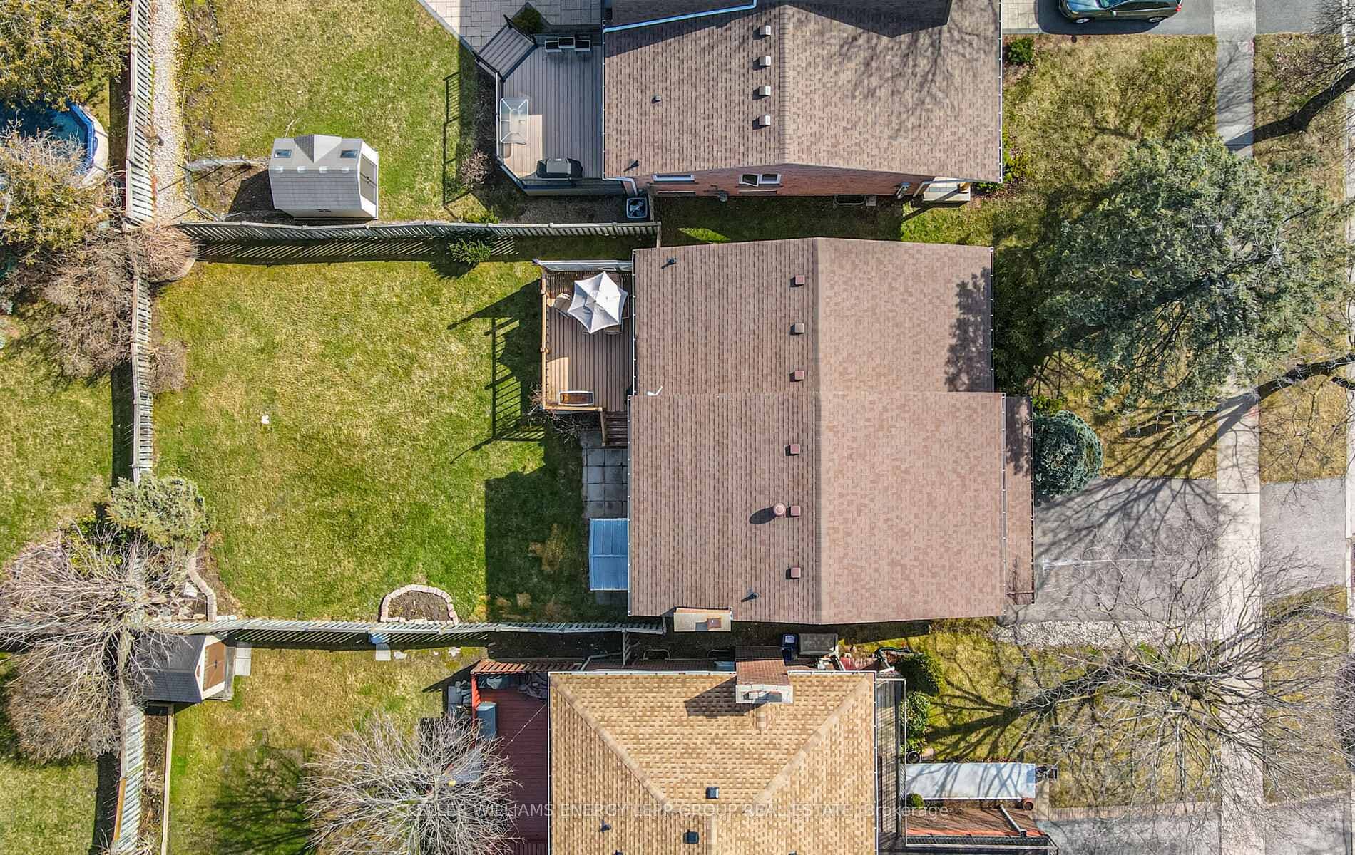 1807 Bronte Square photo 31