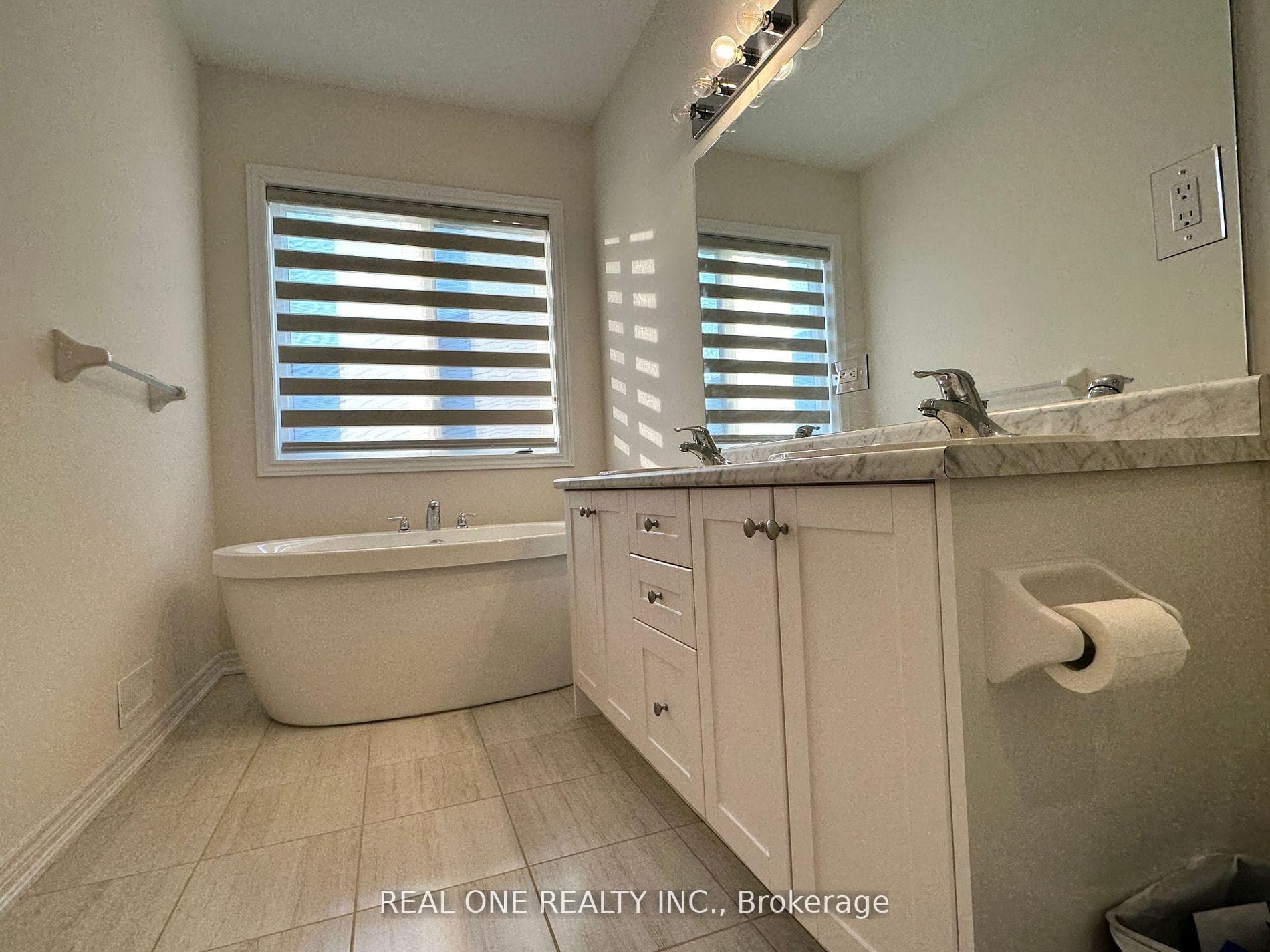 16 Hewison Avenue photo 15