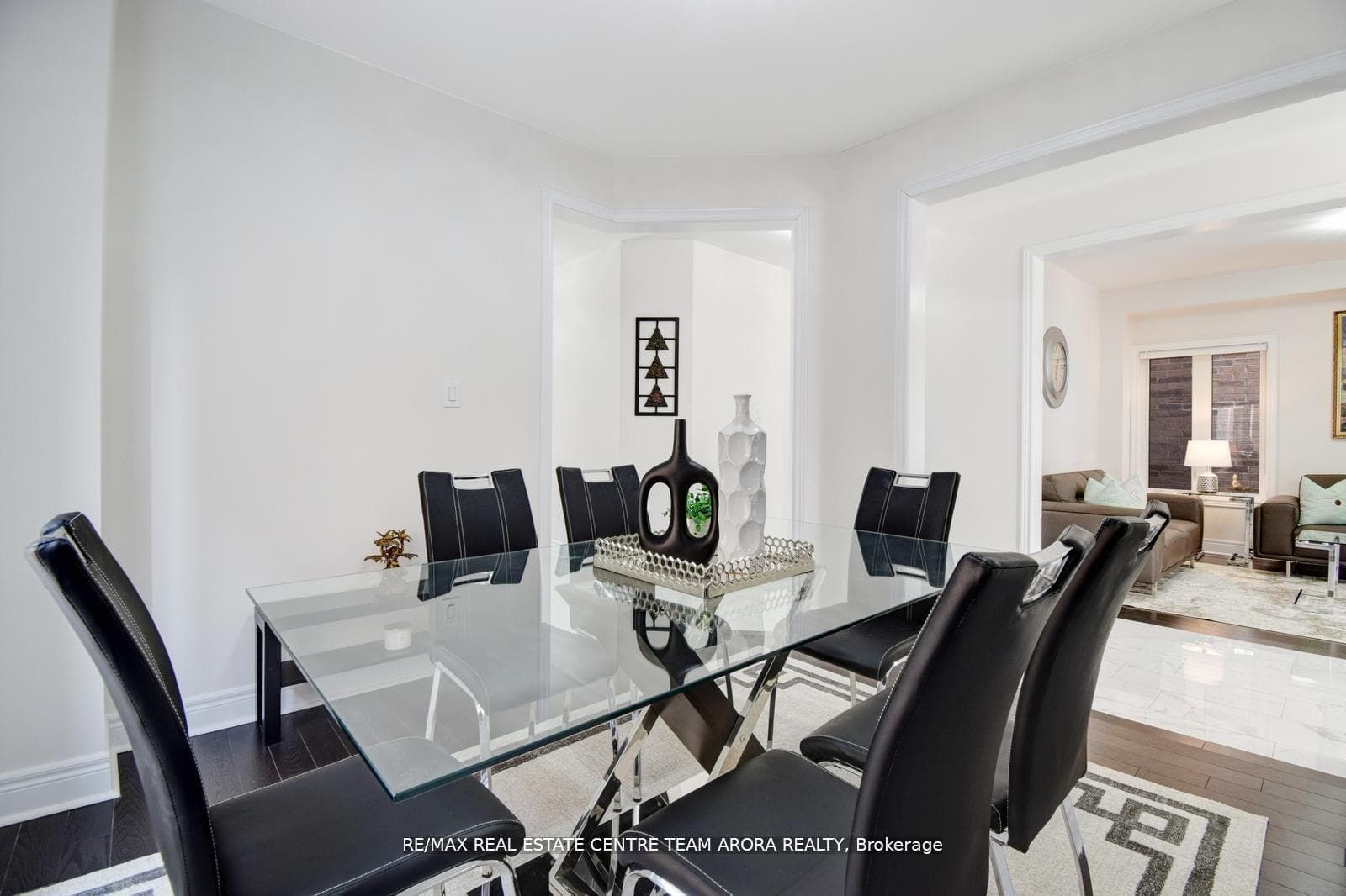 38 Rosewell Crescent photo 5
