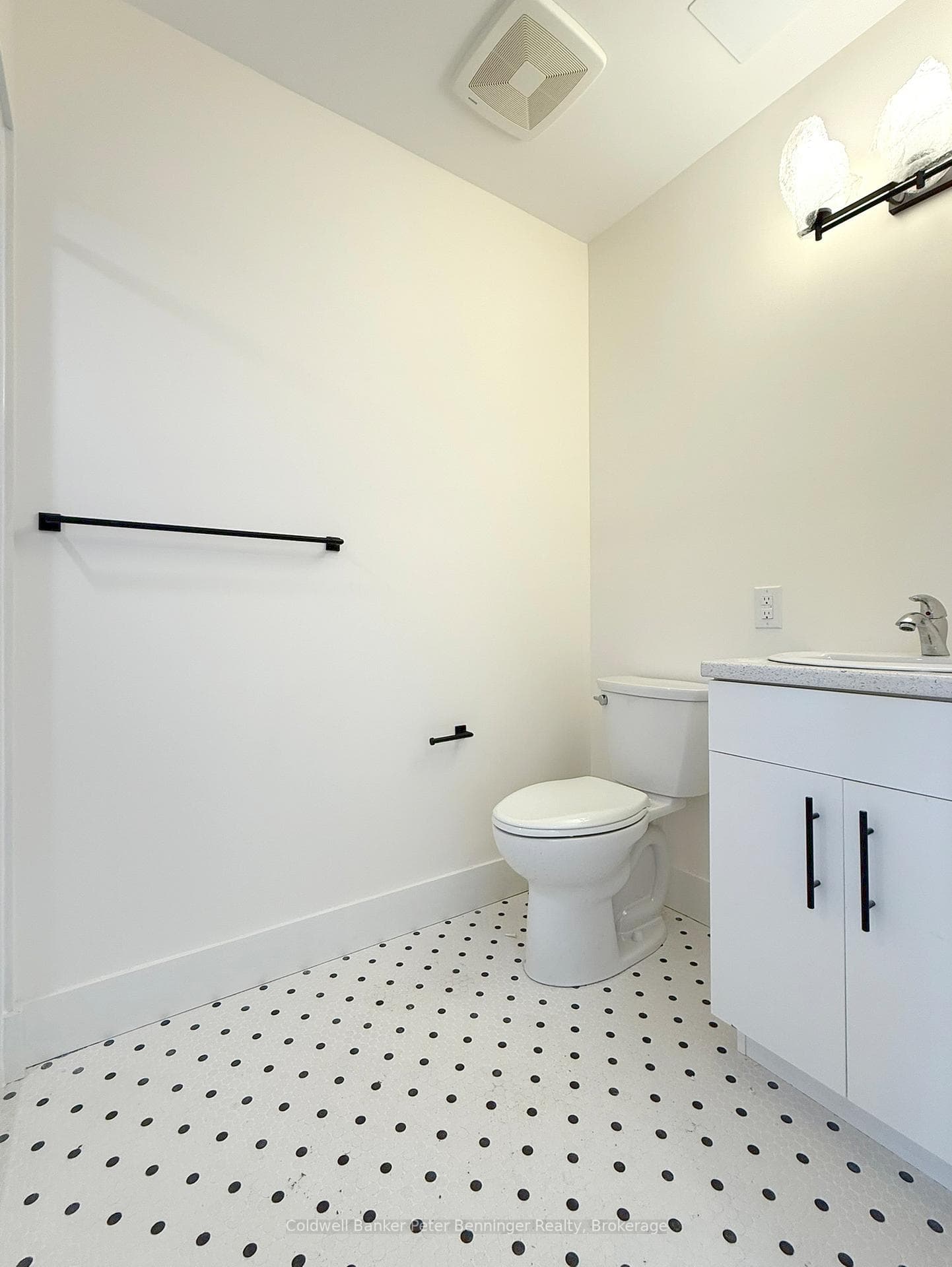 604 Queen Street Unit 202 photo 5
