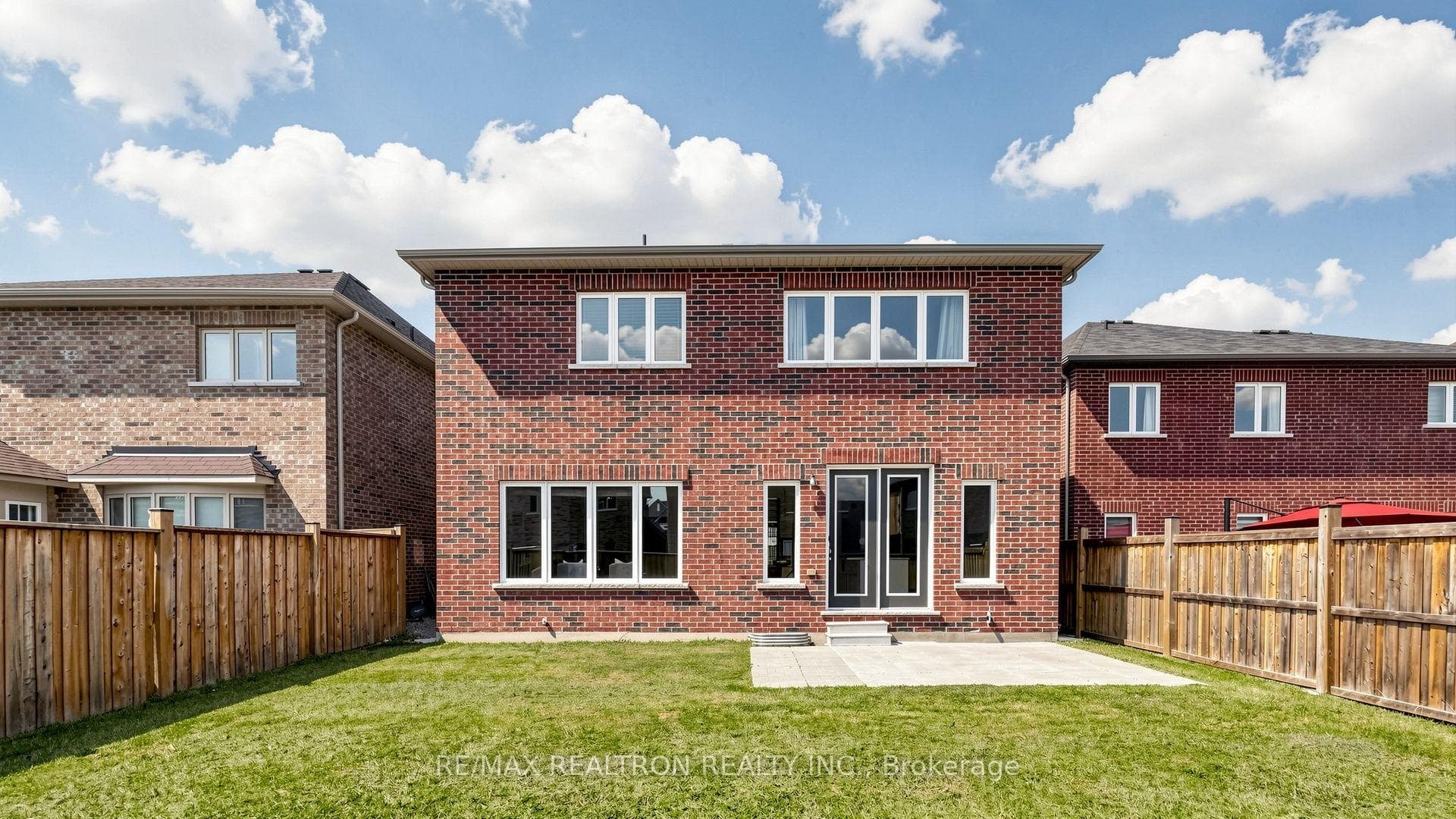 1037 Larter Street photo 42