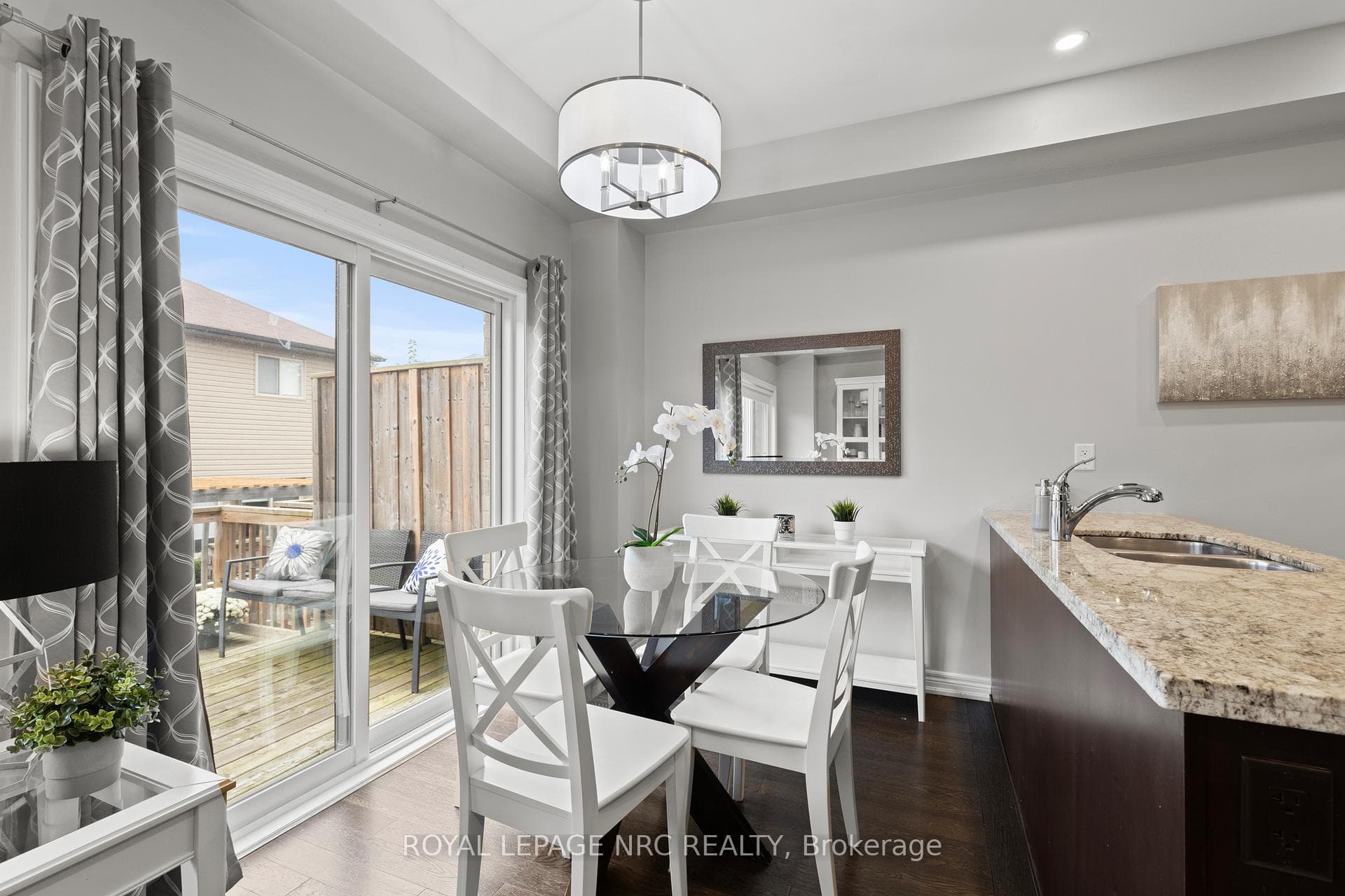 377 Glancaster Road Unit 15 photo 8