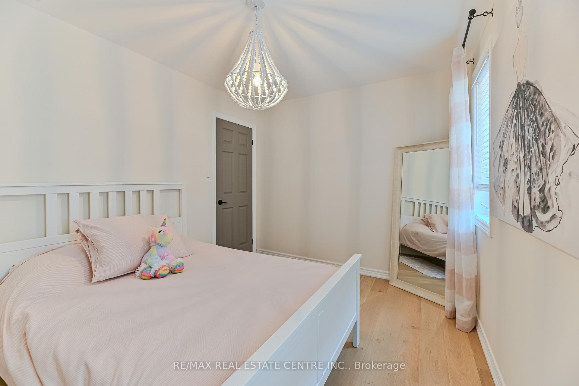 2498 Longridge Crescent photo 29