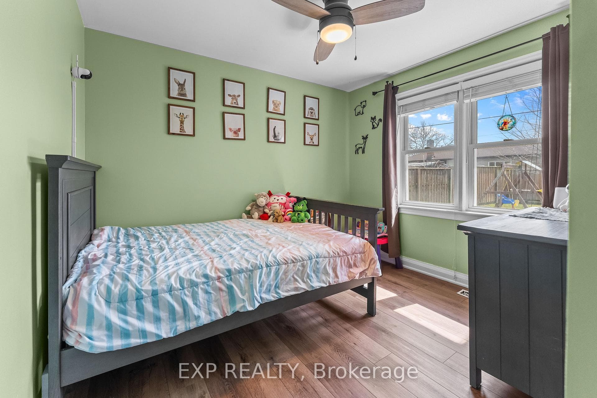 9 Parkdale Drive photo 21