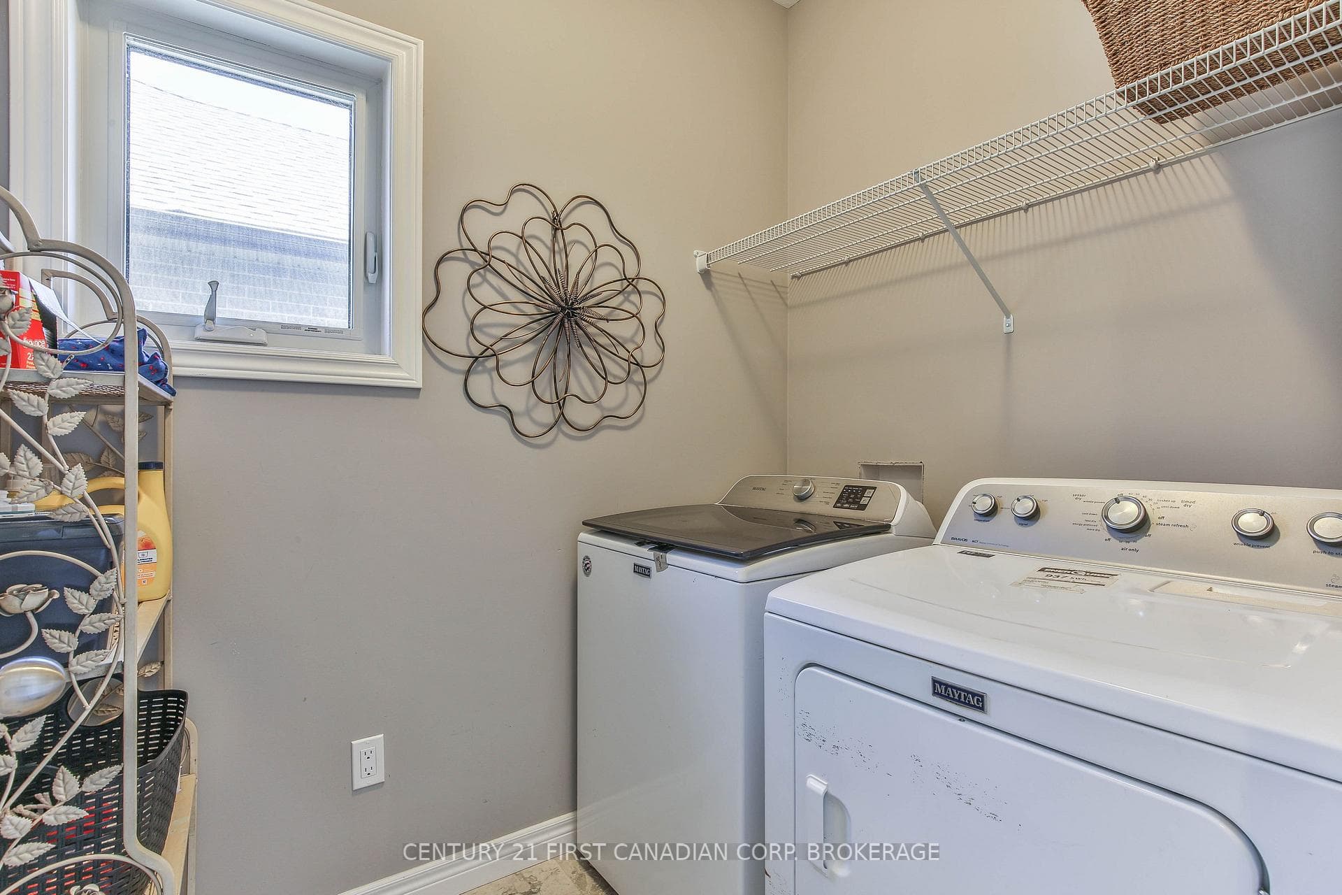 283 Boyd Boulevard photo 26