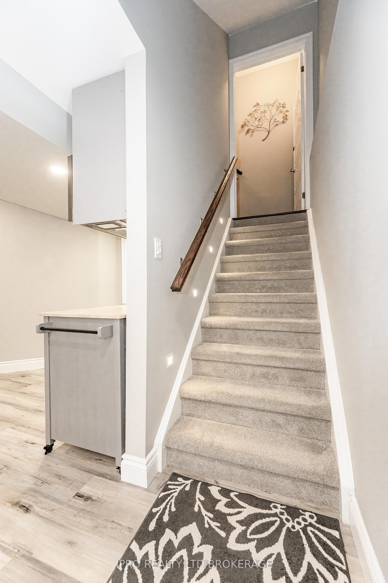 300 Shady Glen Crescent photo 18