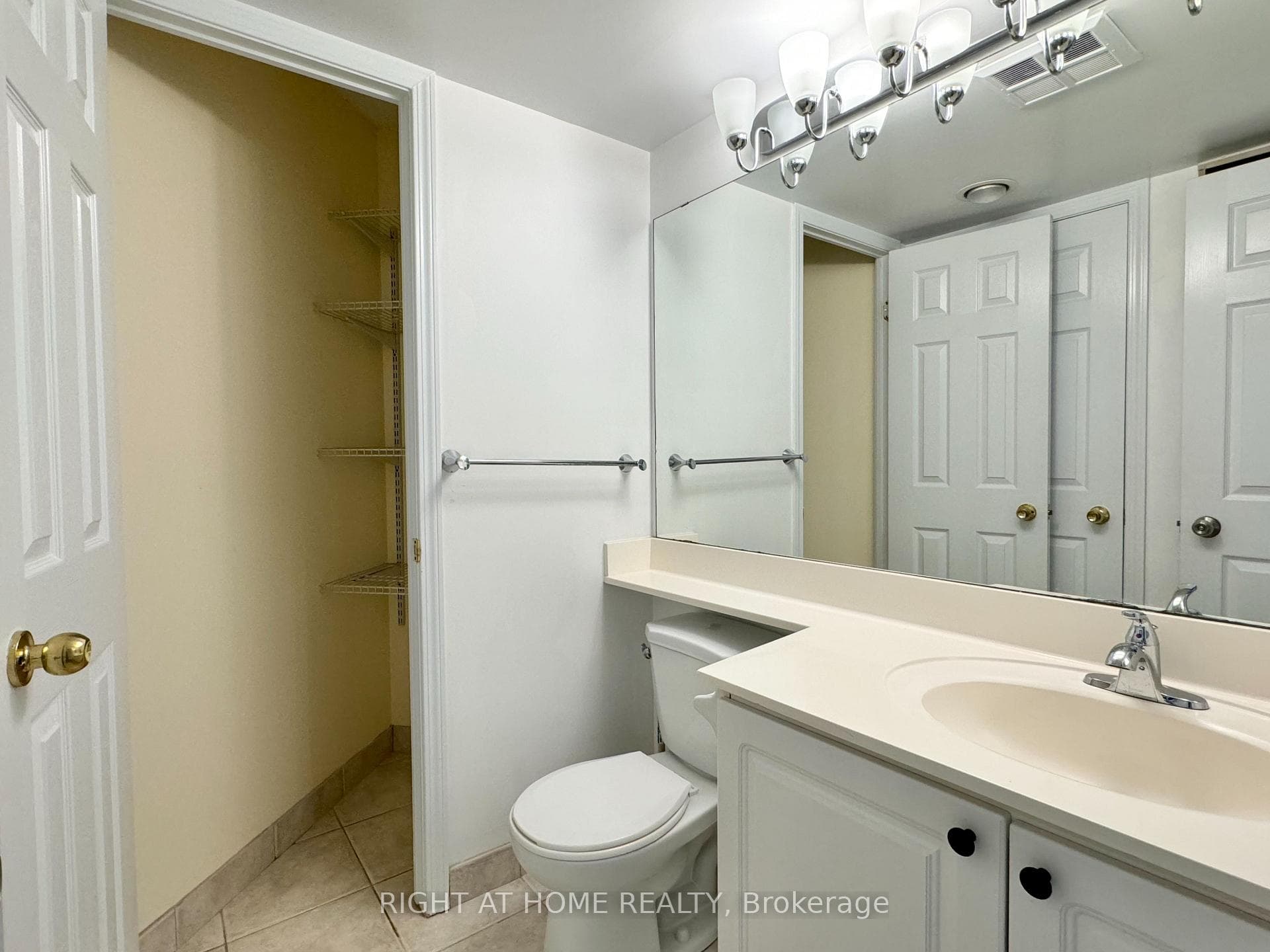 33 Empress Avenue Unit 2115 photo 18