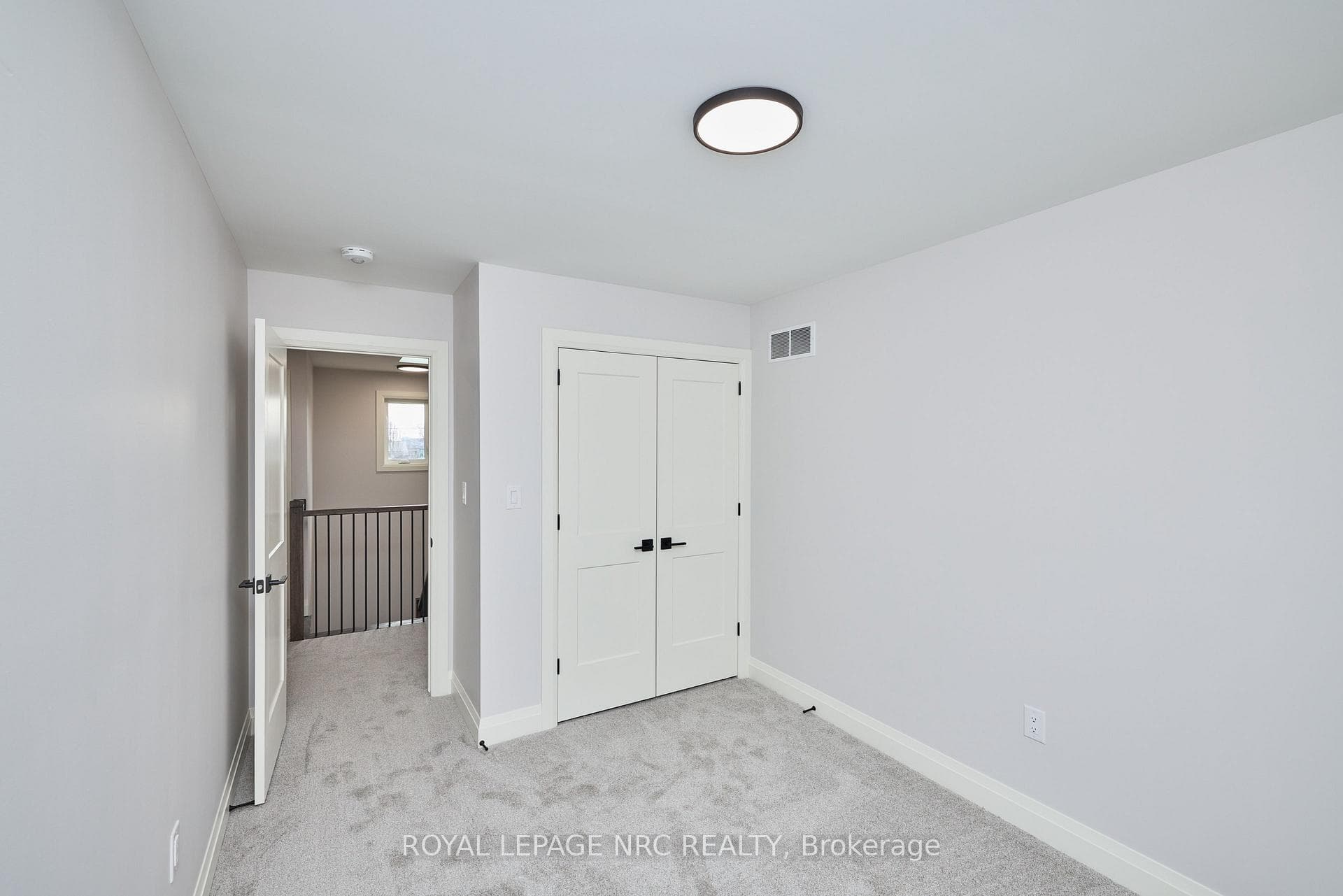 196 Hodgkins Avenue photo 29