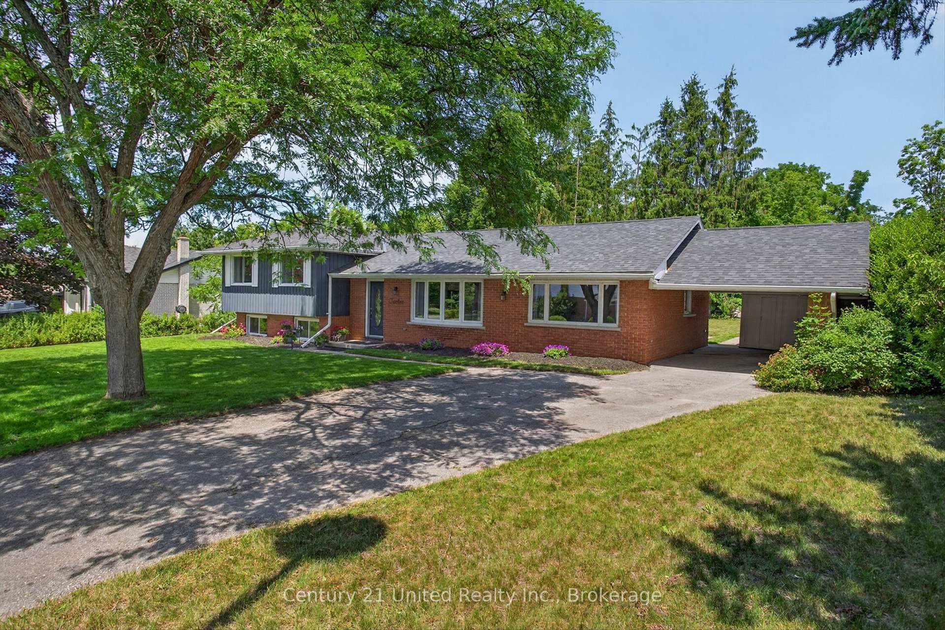 12 Stewart Drive photo 2