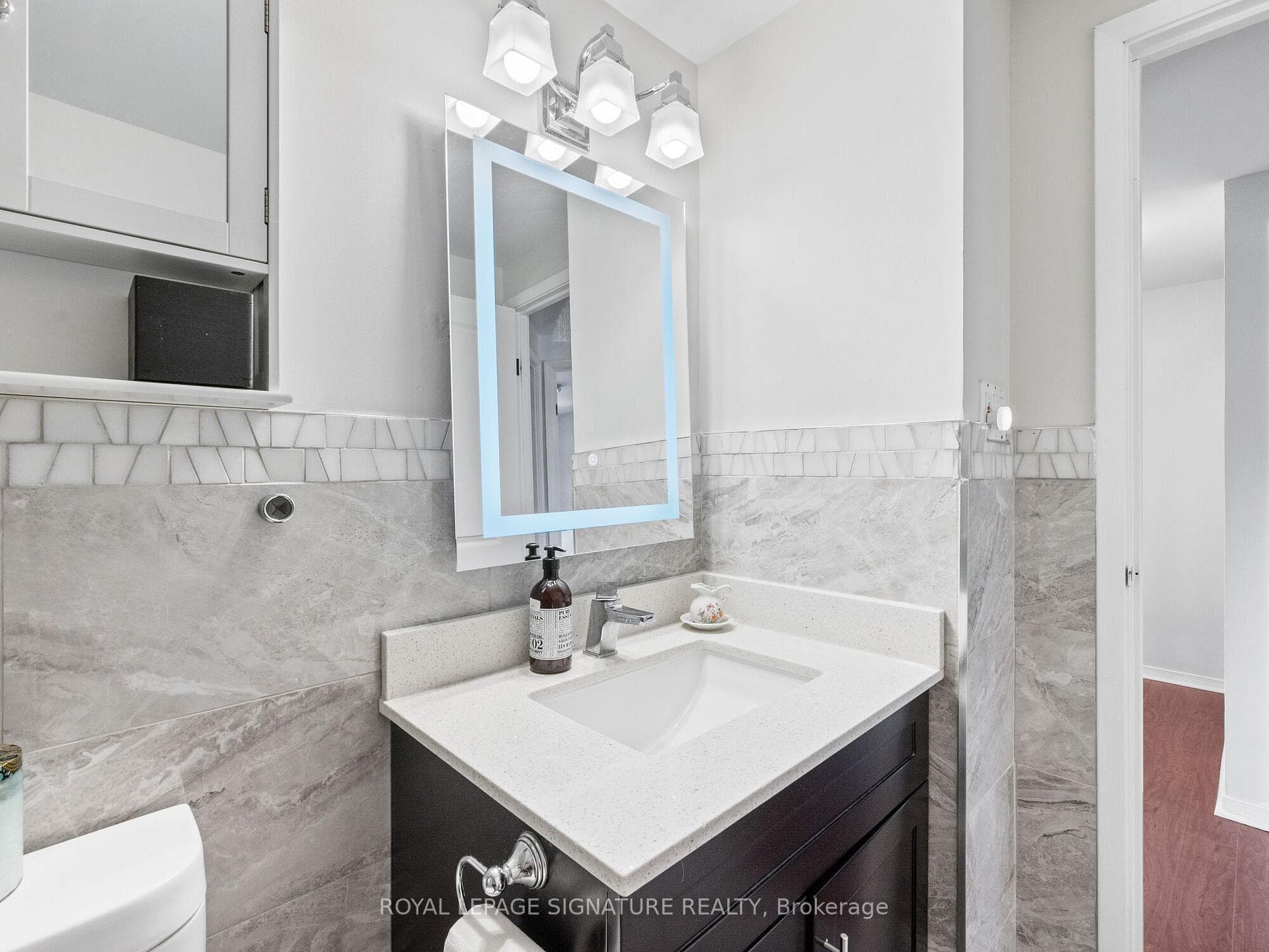 1542 Lancaster Drive Unit 95 photo 25